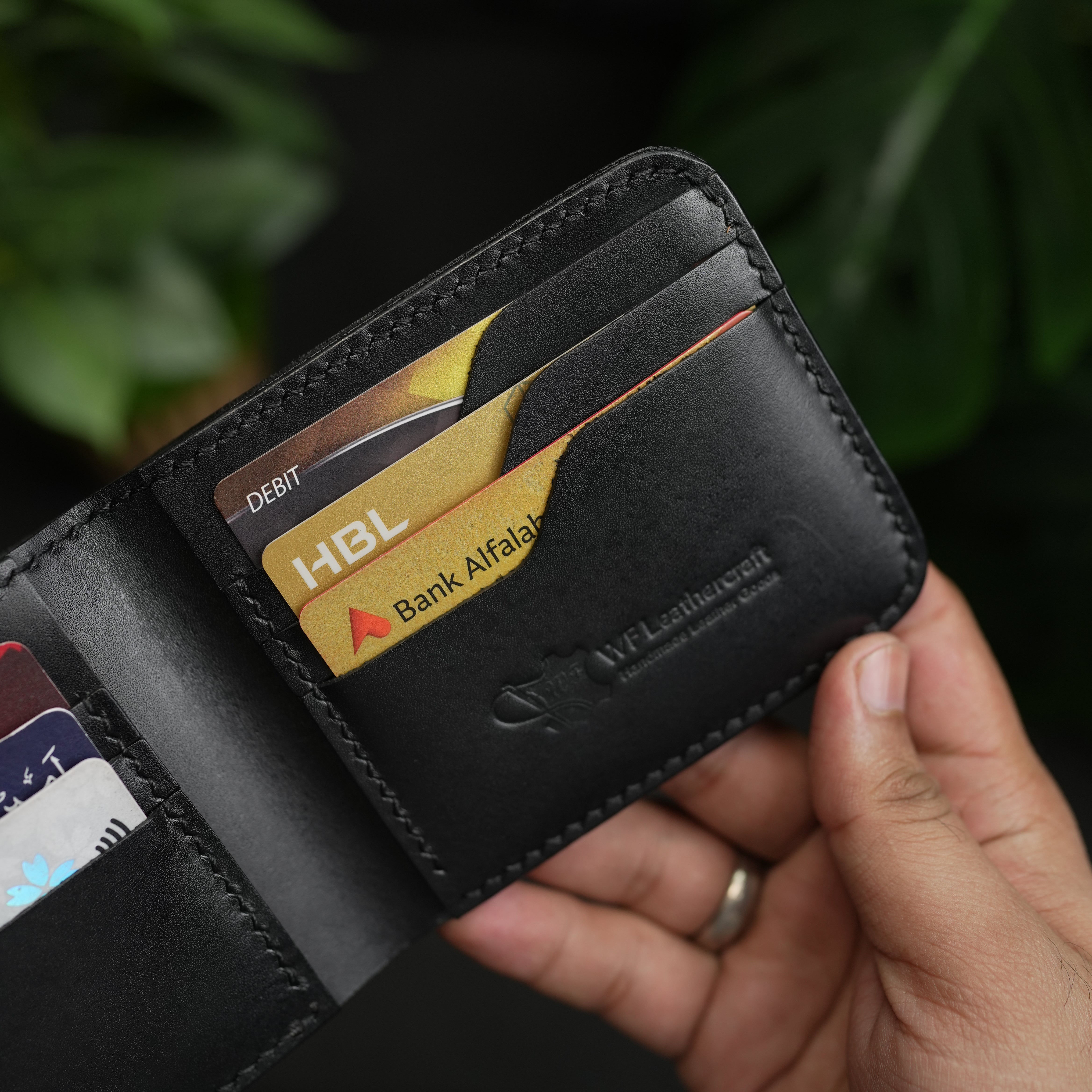 No.55 pro classic bifold Leather wallet Vegtan (Black color)