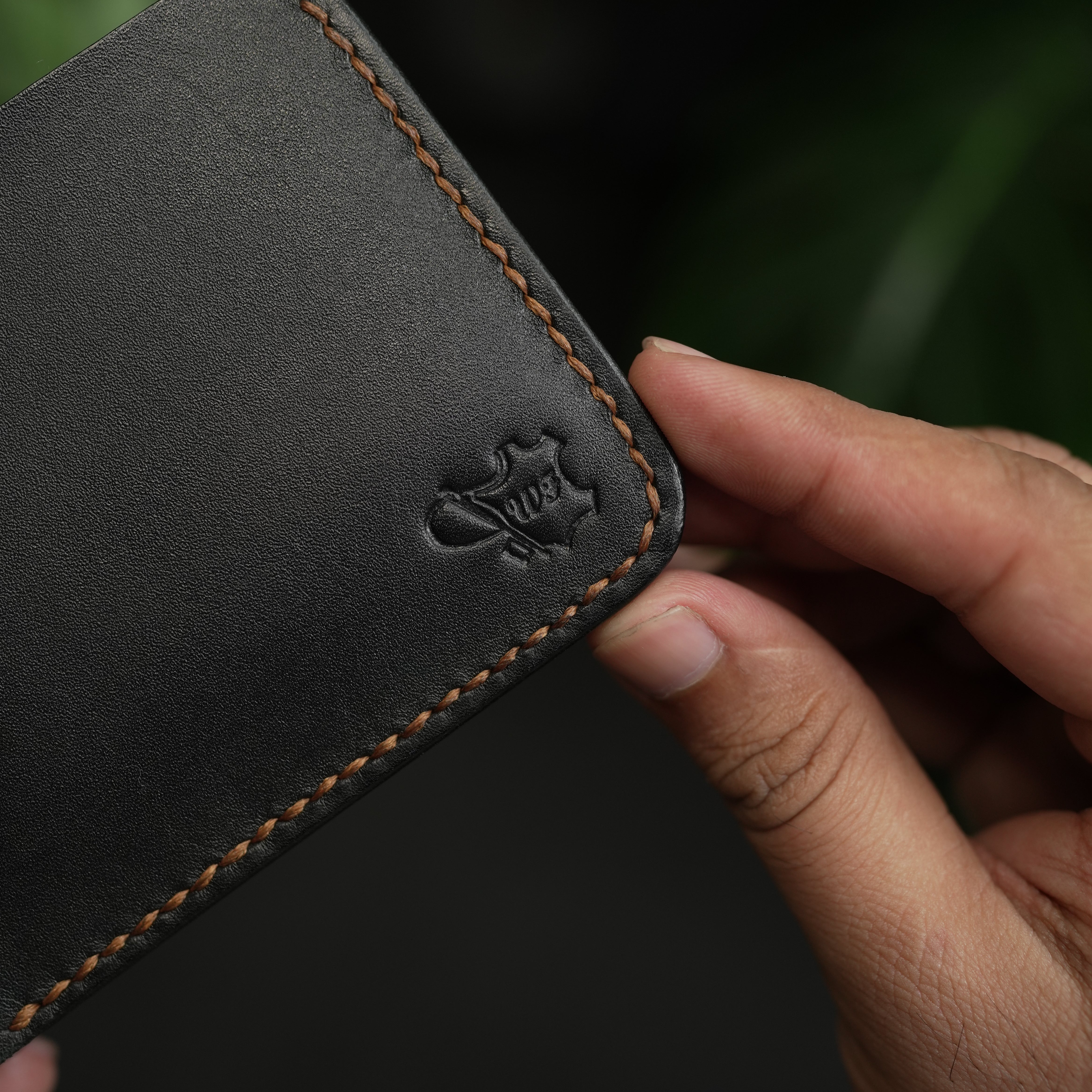 No.55 Bifold Leather Wallet Black color