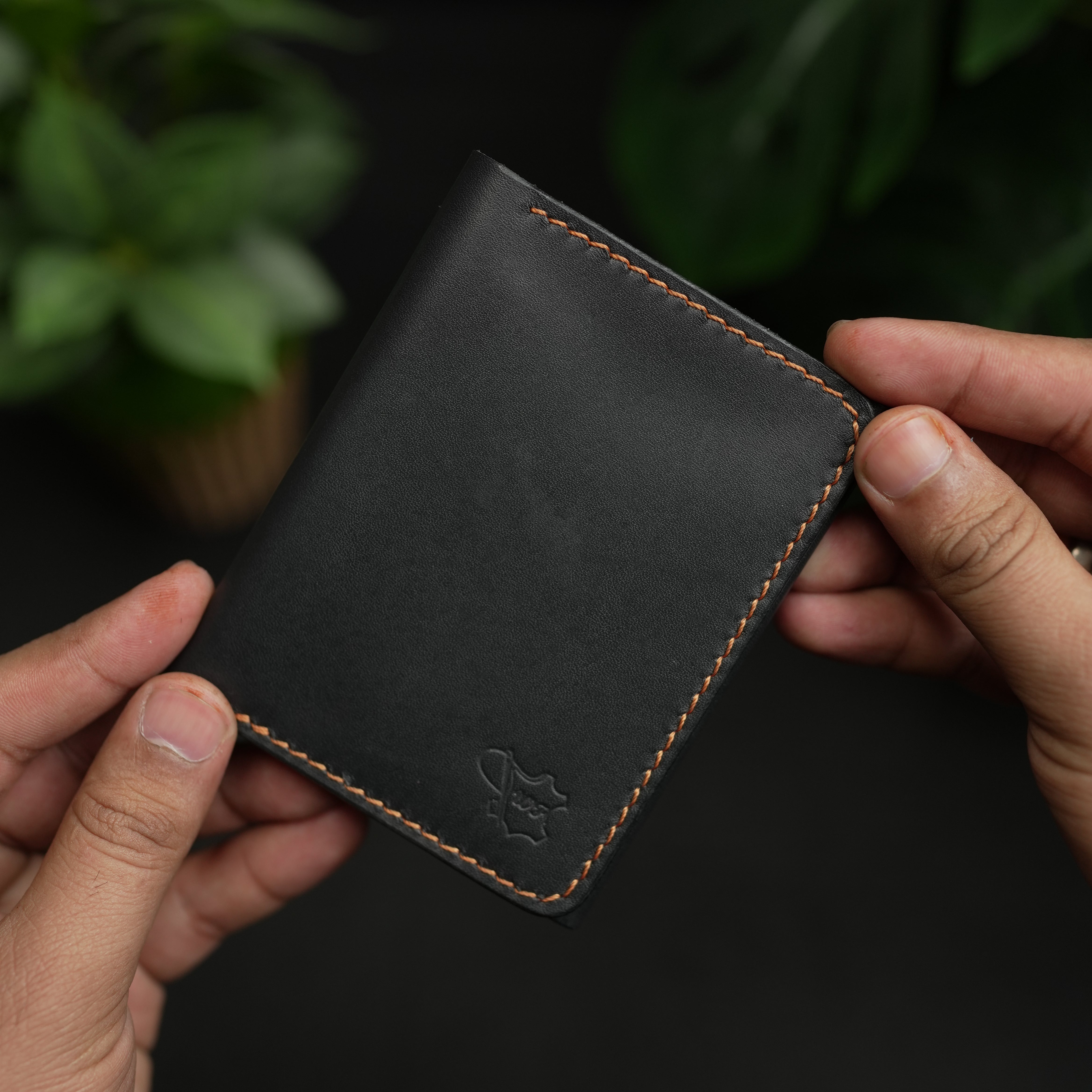 No. 69 vertical bifold wallet Black & Tan color