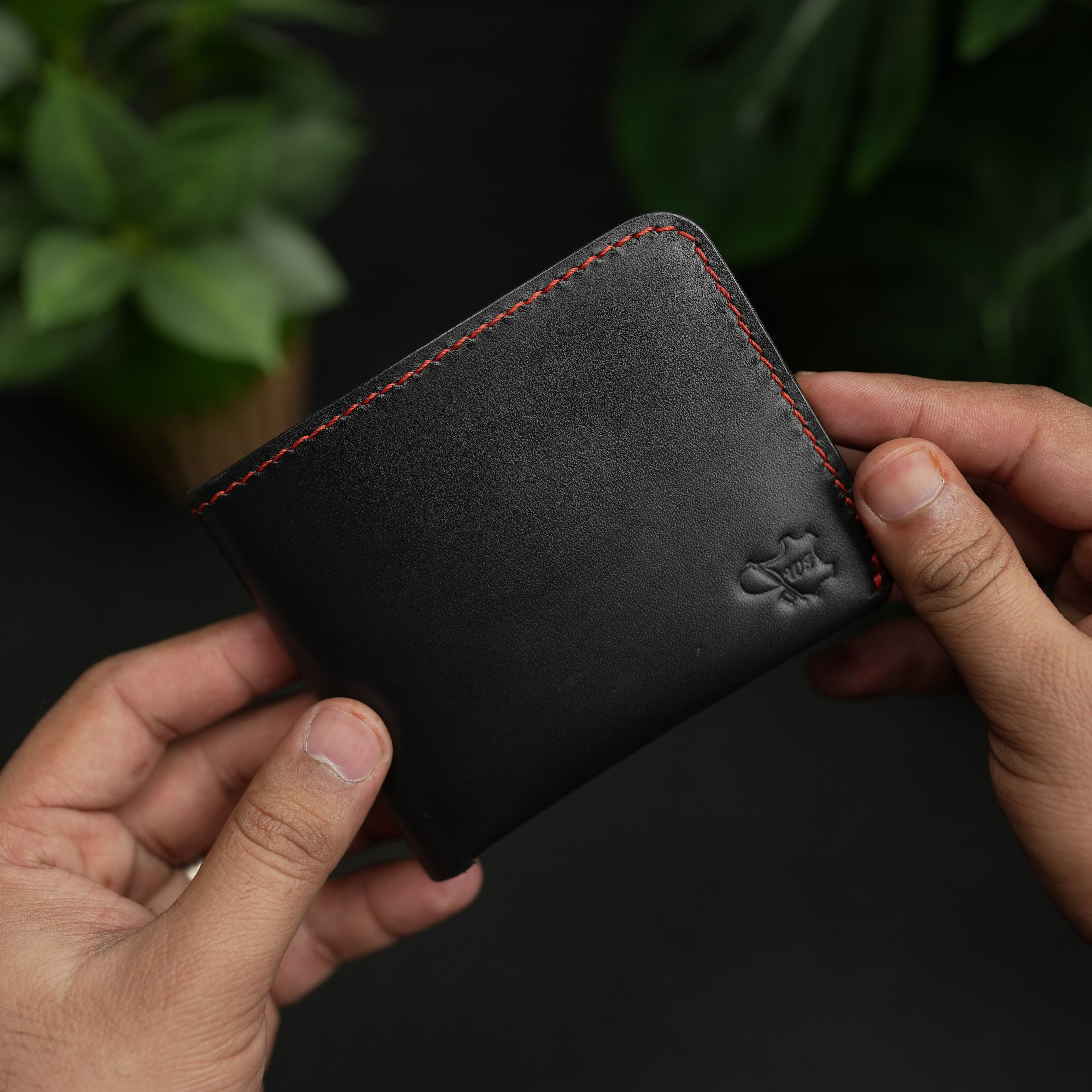 NO.81 Classic Bifold Luxury Leather Wallet – Black with Red Accents