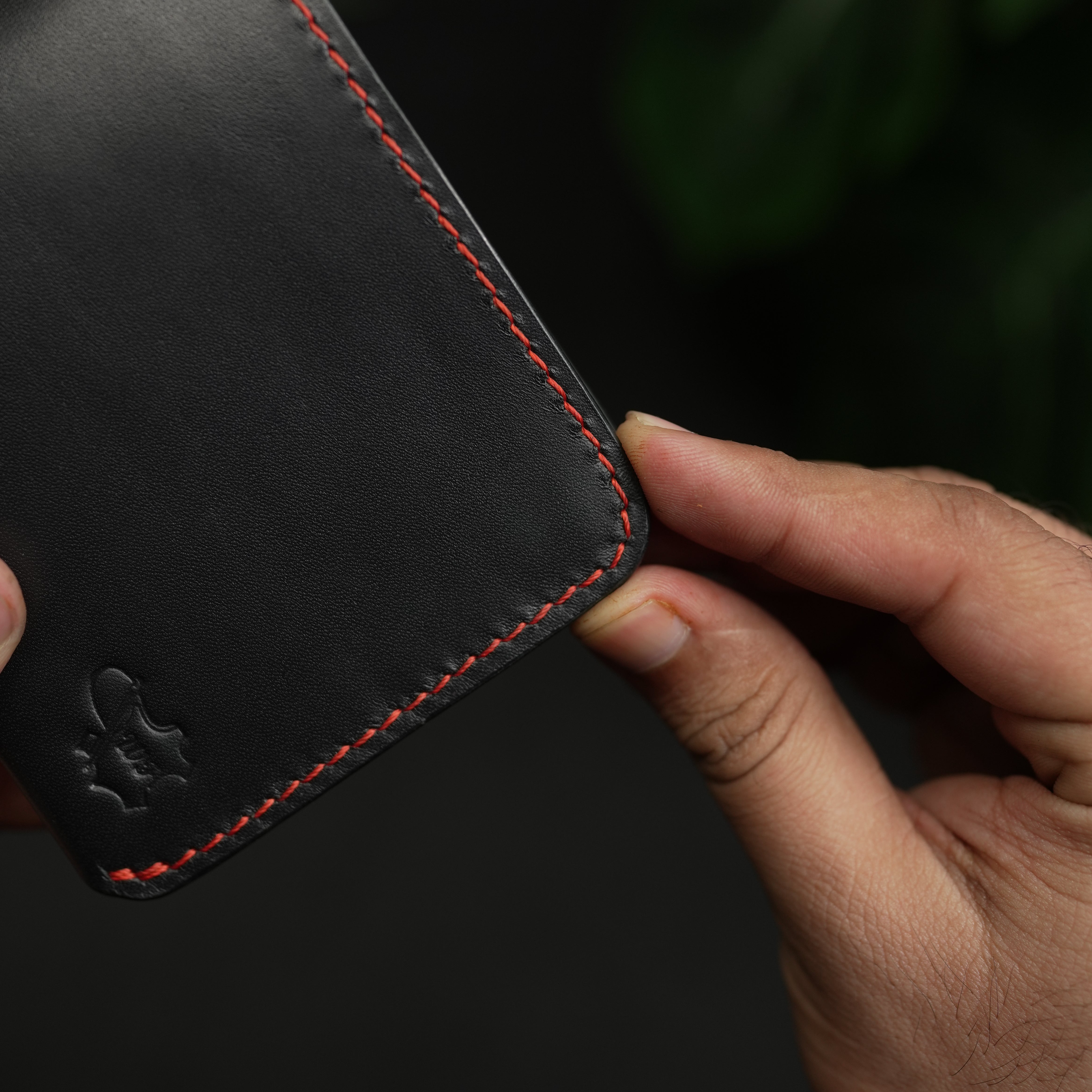 NO.81 Classic Bifold Luxury Leather Wallet – Black with Red Accents