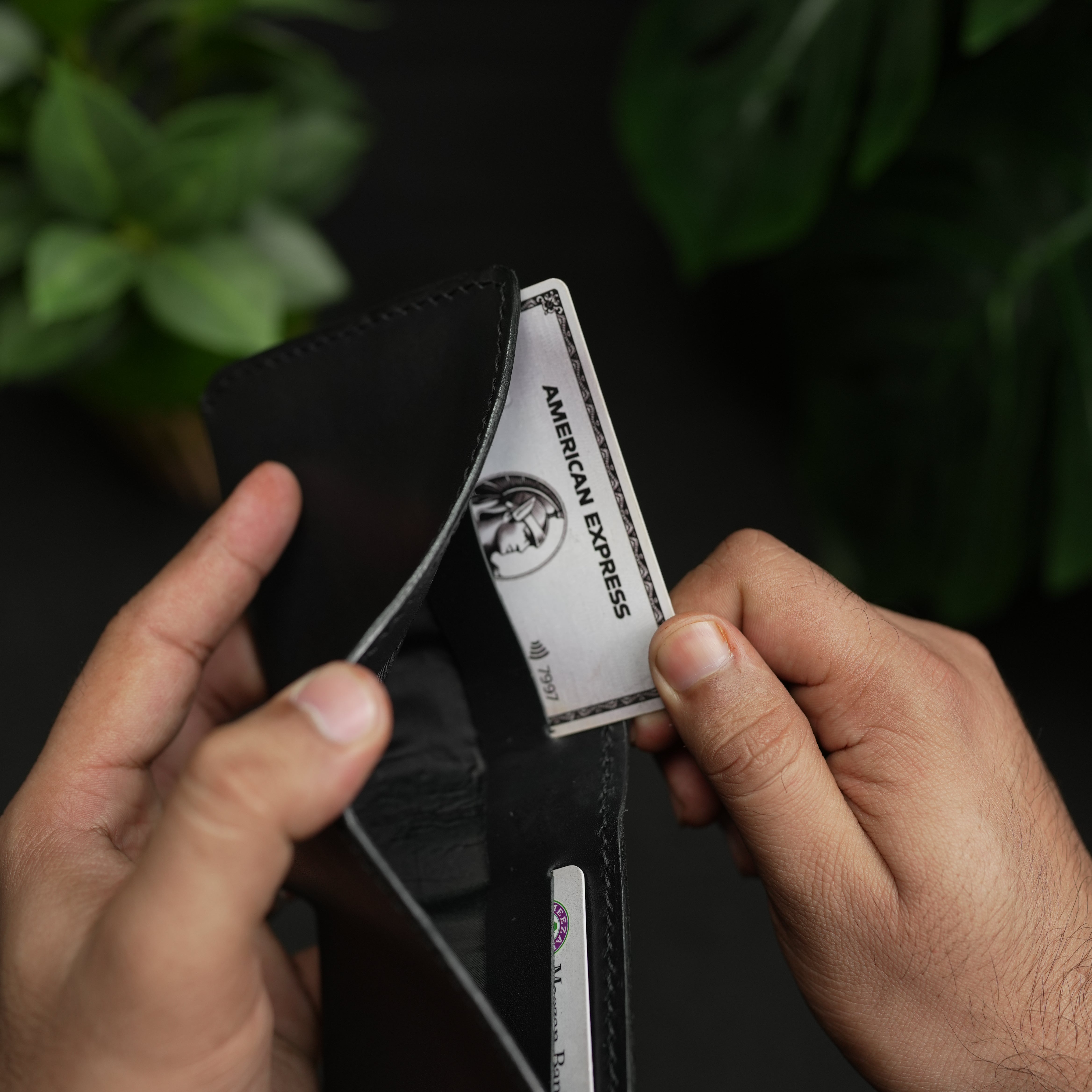 NO.81 Classic Bifold Luxury Leather Wallet – Black