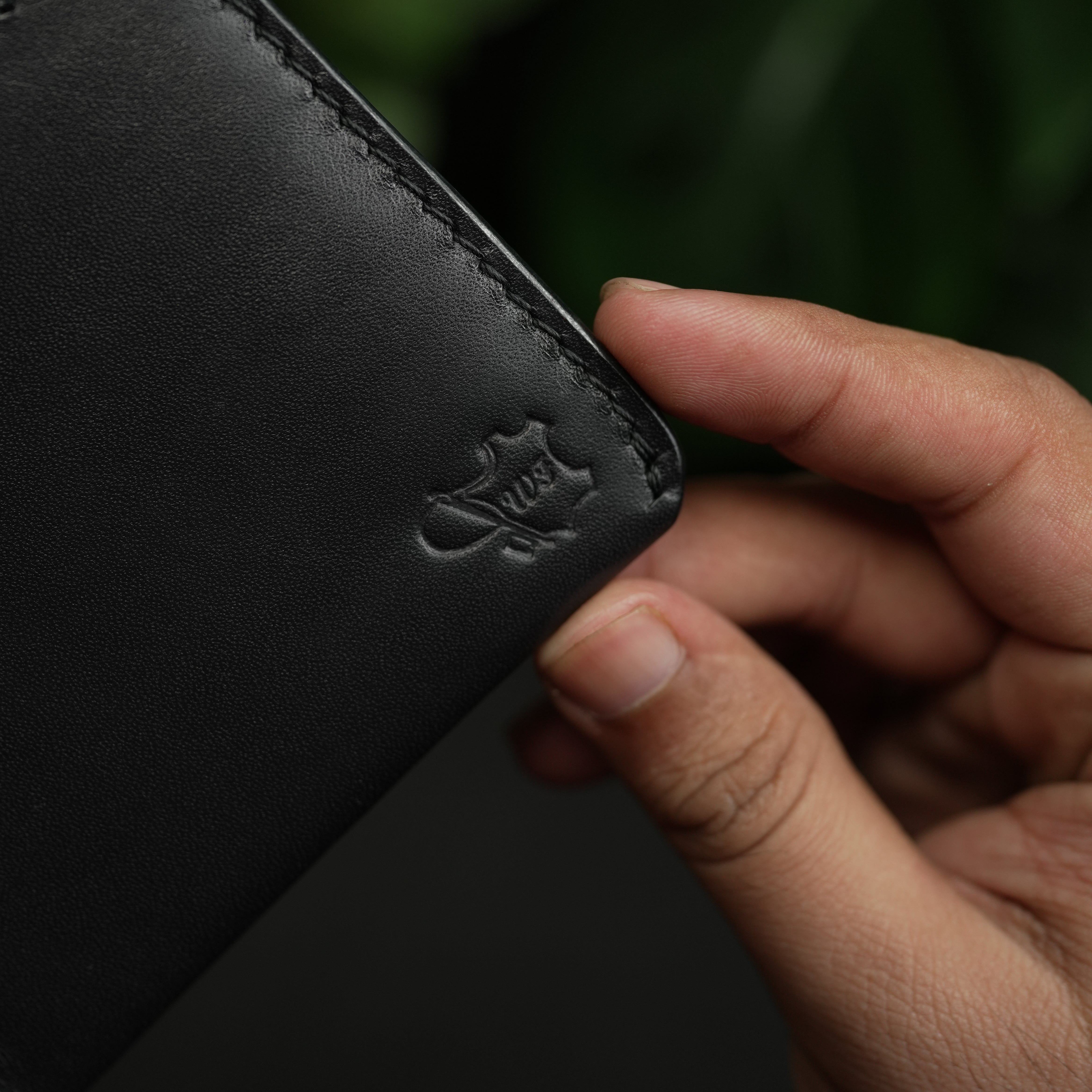 No.81 classic Bifold luxury Leather Wallet (Ocean Black)