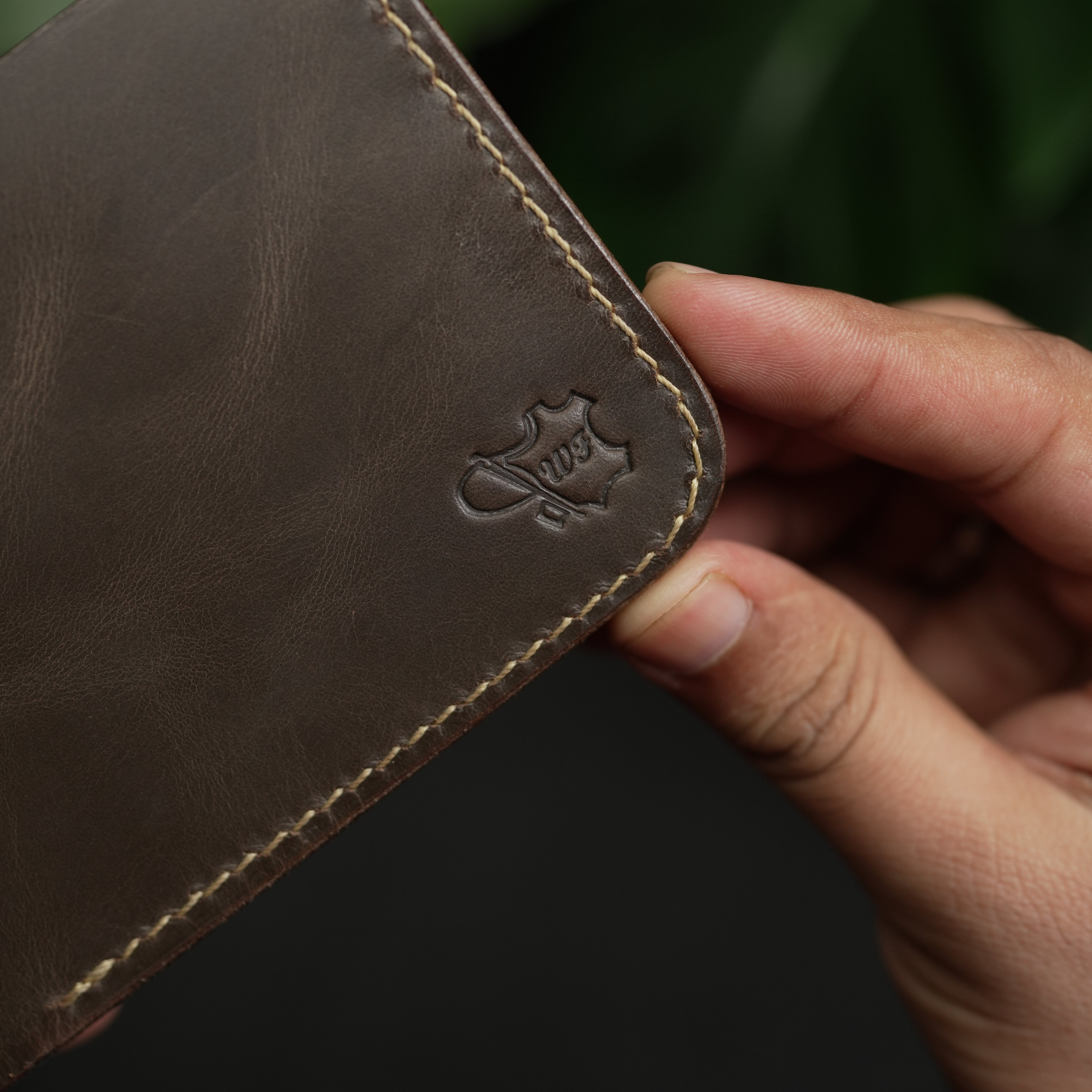 No.55-V2 Classic Bifold Wallet Dark Olive color