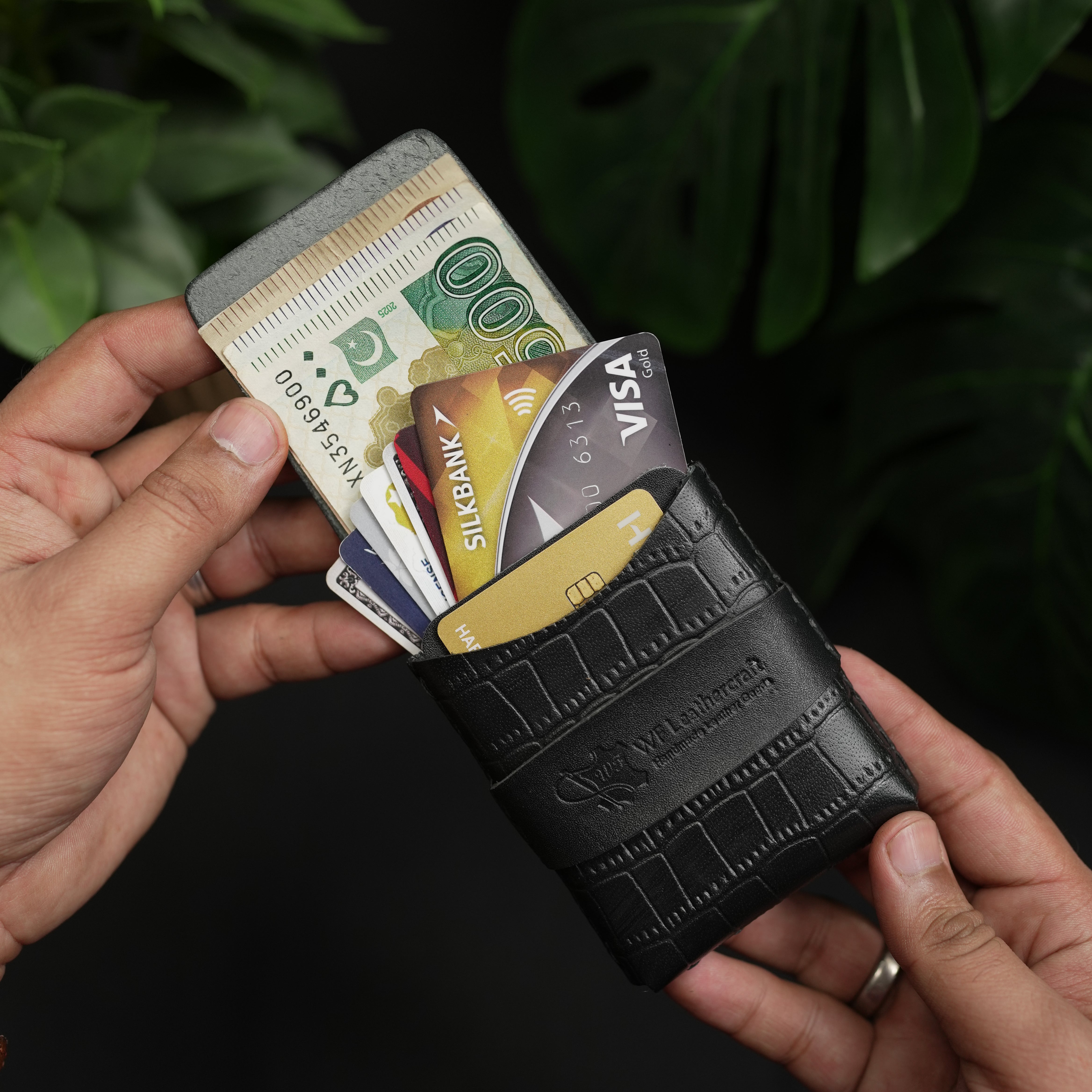 No.101 All-in-One Black Crocodile Cow Leather Wallet Black color