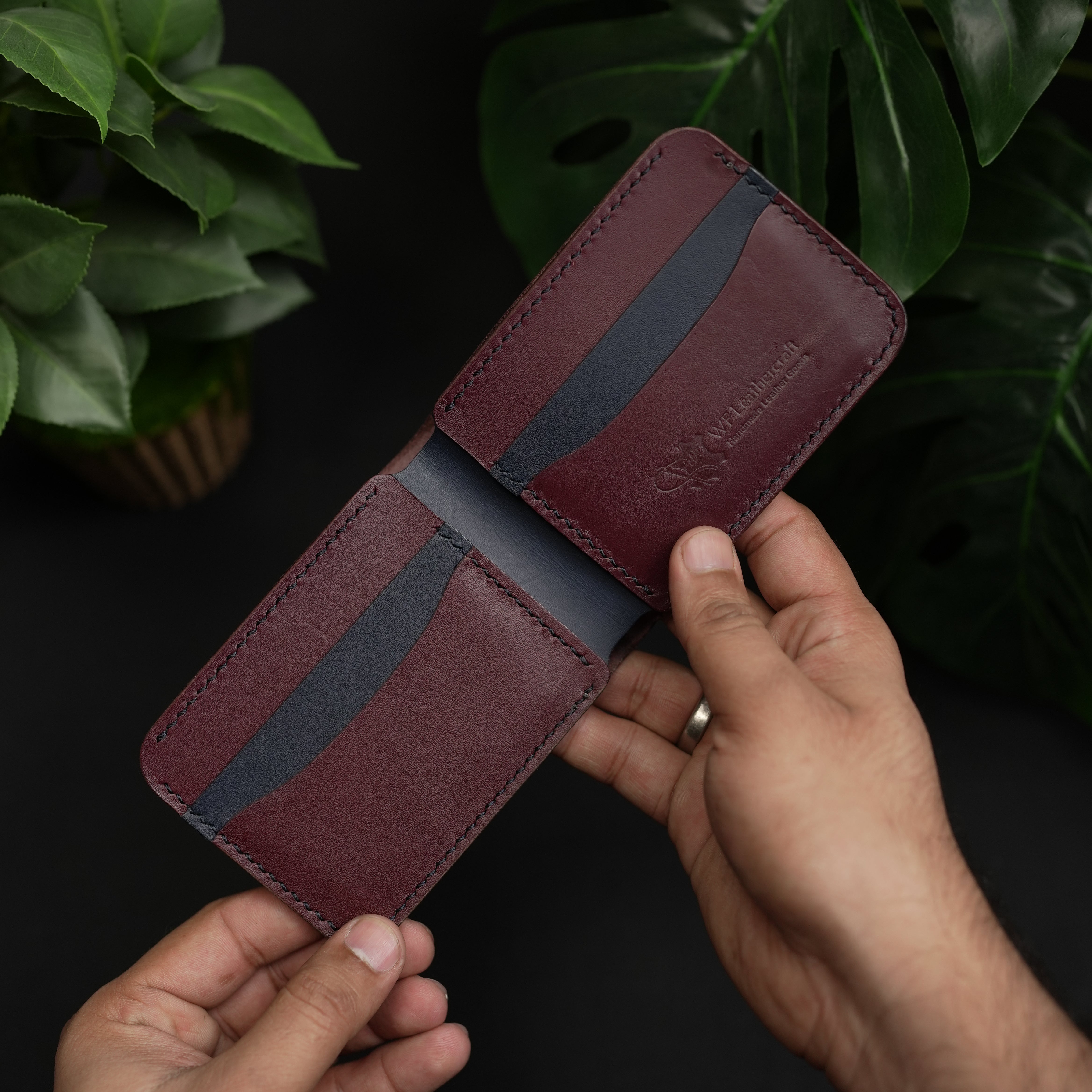 No.77 Classic Bifold Leather Wallet ( Burgundy & Blue )