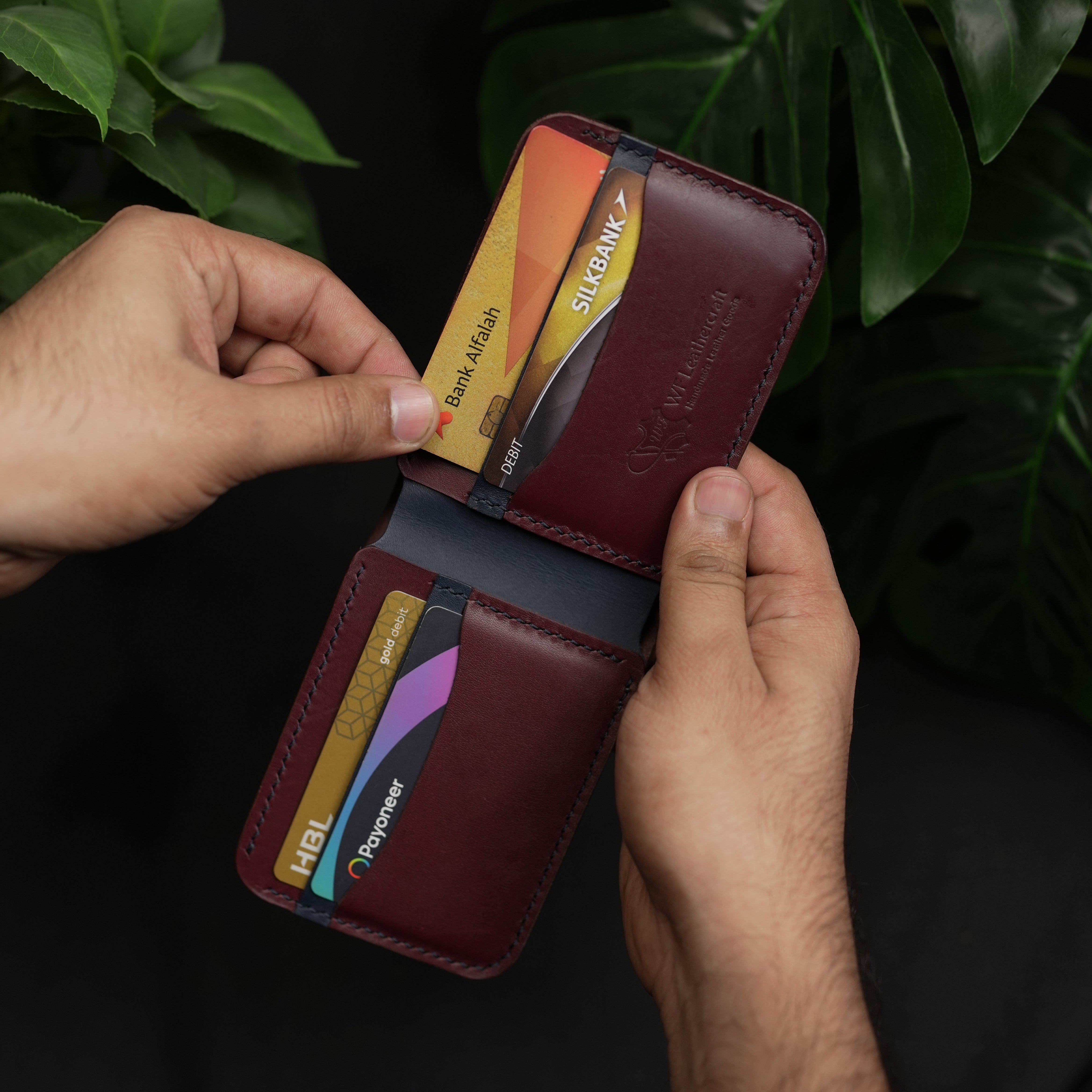 No.77 Classic Bifold Leather Wallet ( Burgundy & Blue )