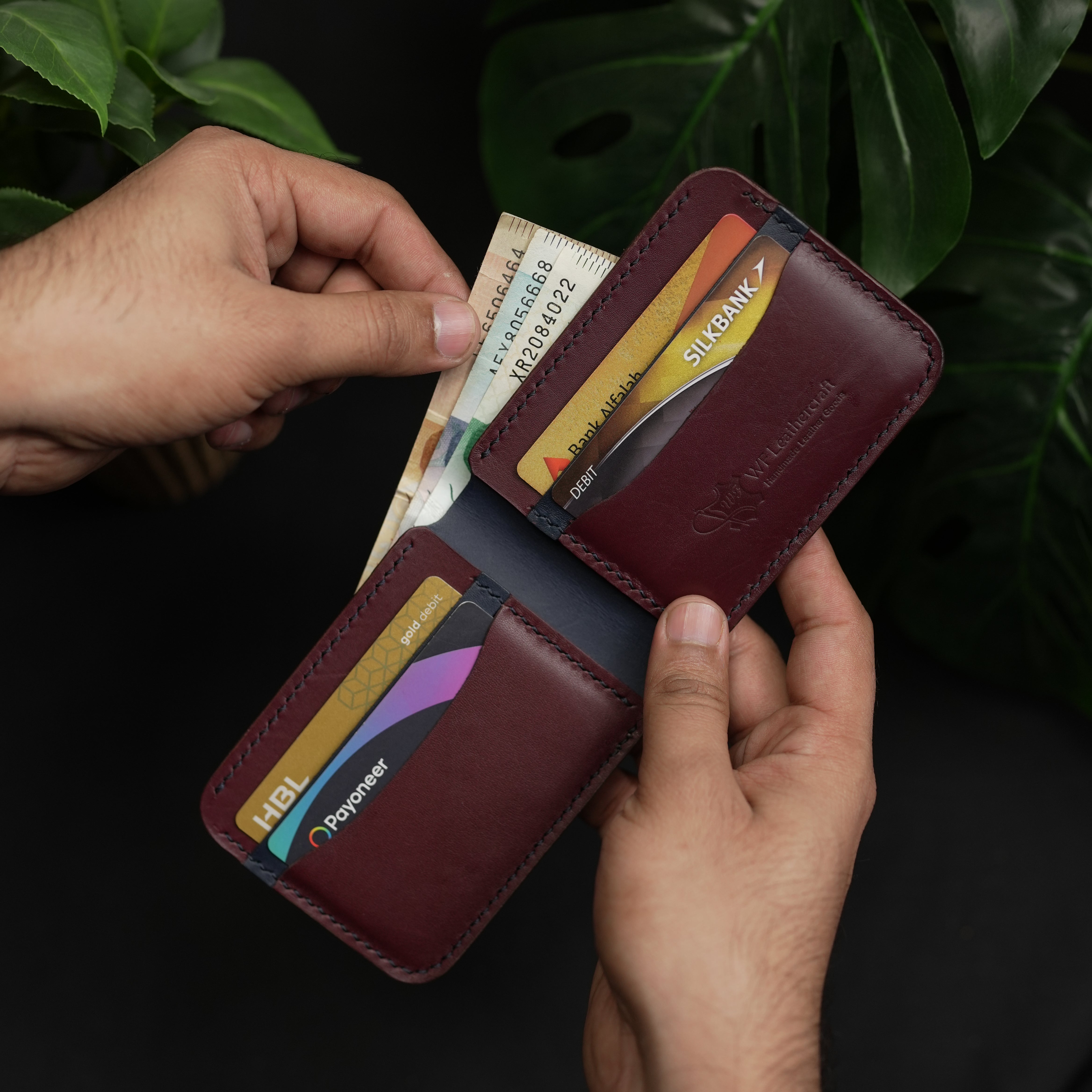 No.77 Classic Bifold Leather Wallet ( Burgundy & Blue )