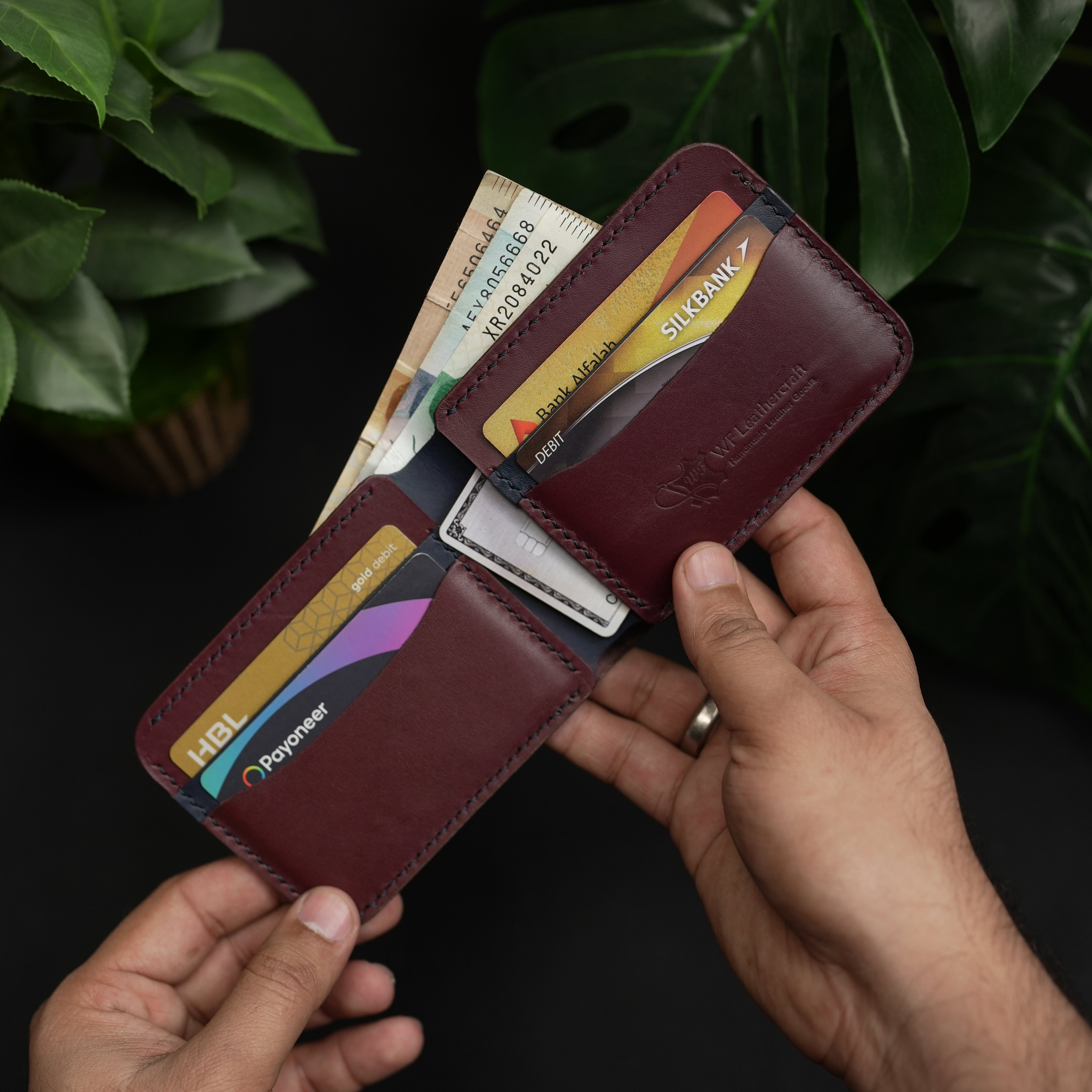 No.77 Classic Bifold Leather Wallet ( Burgundy & Blue )