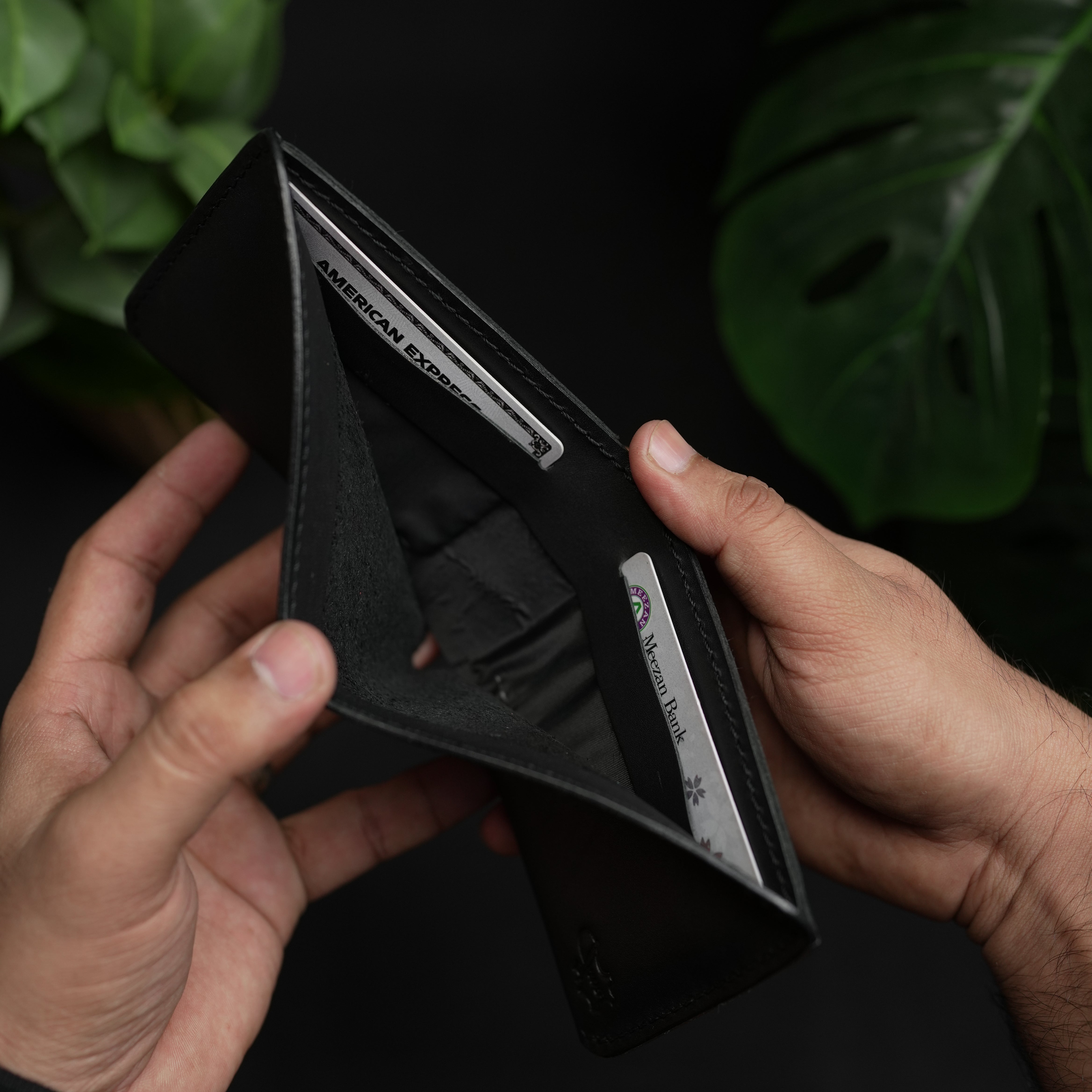 No. 81 classic full stitched bifold wallet Black
