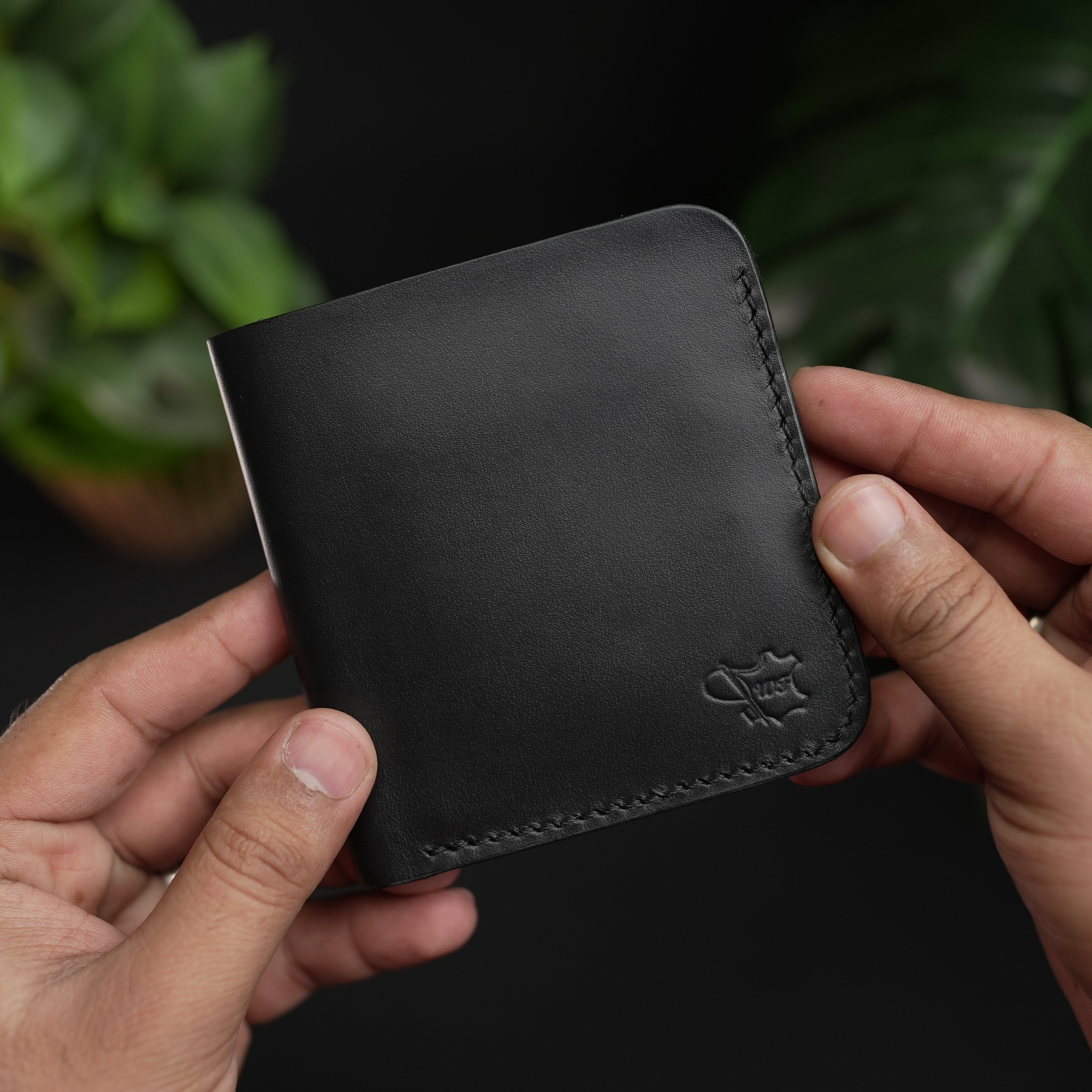 NO.86 VERTICLE BIFOLD LEATHER WALLET (OCEAN BLACK & TAN)