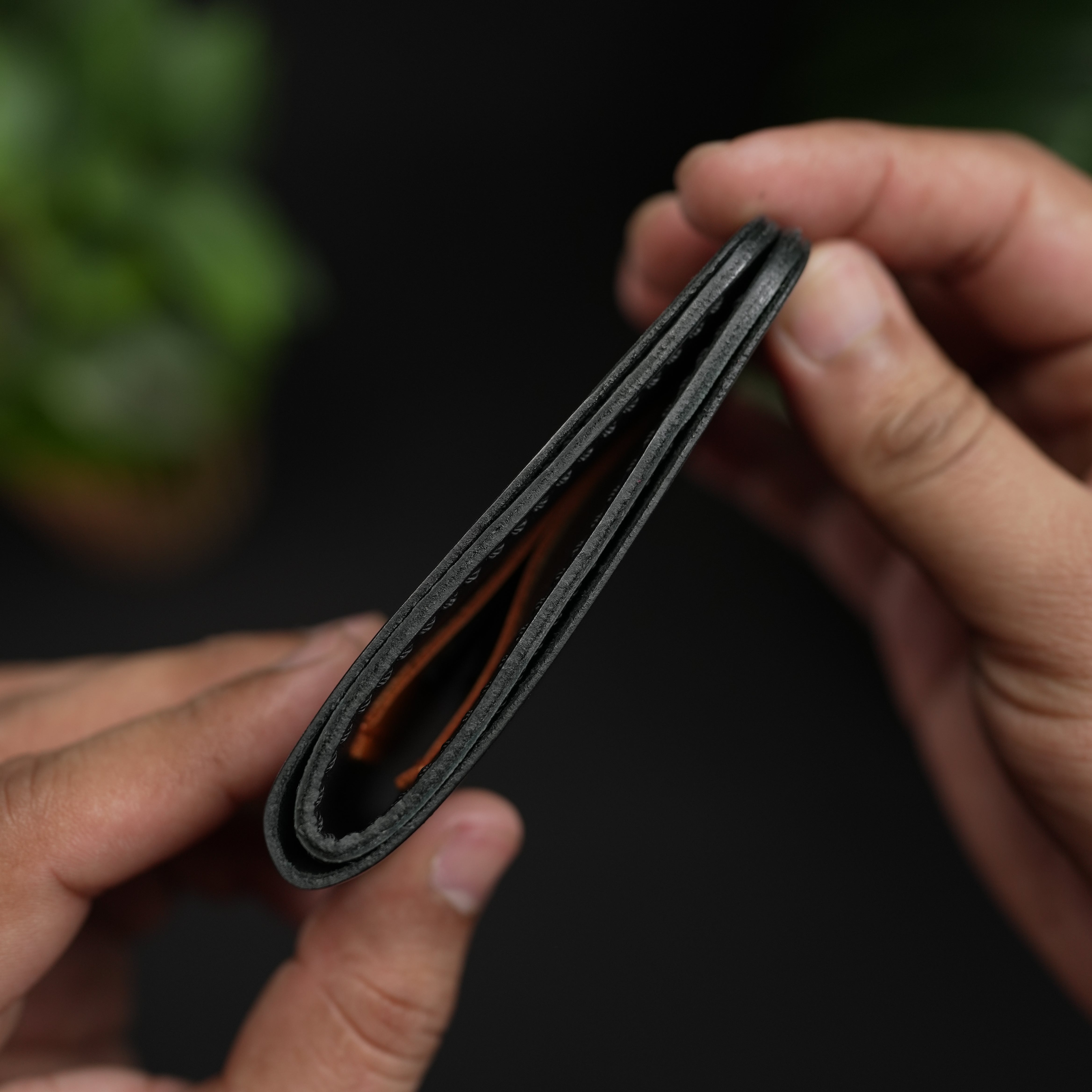 NO.86 VERTICLE BIFOLD LEATHER WALLET (OCEAN BLACK & TAN)