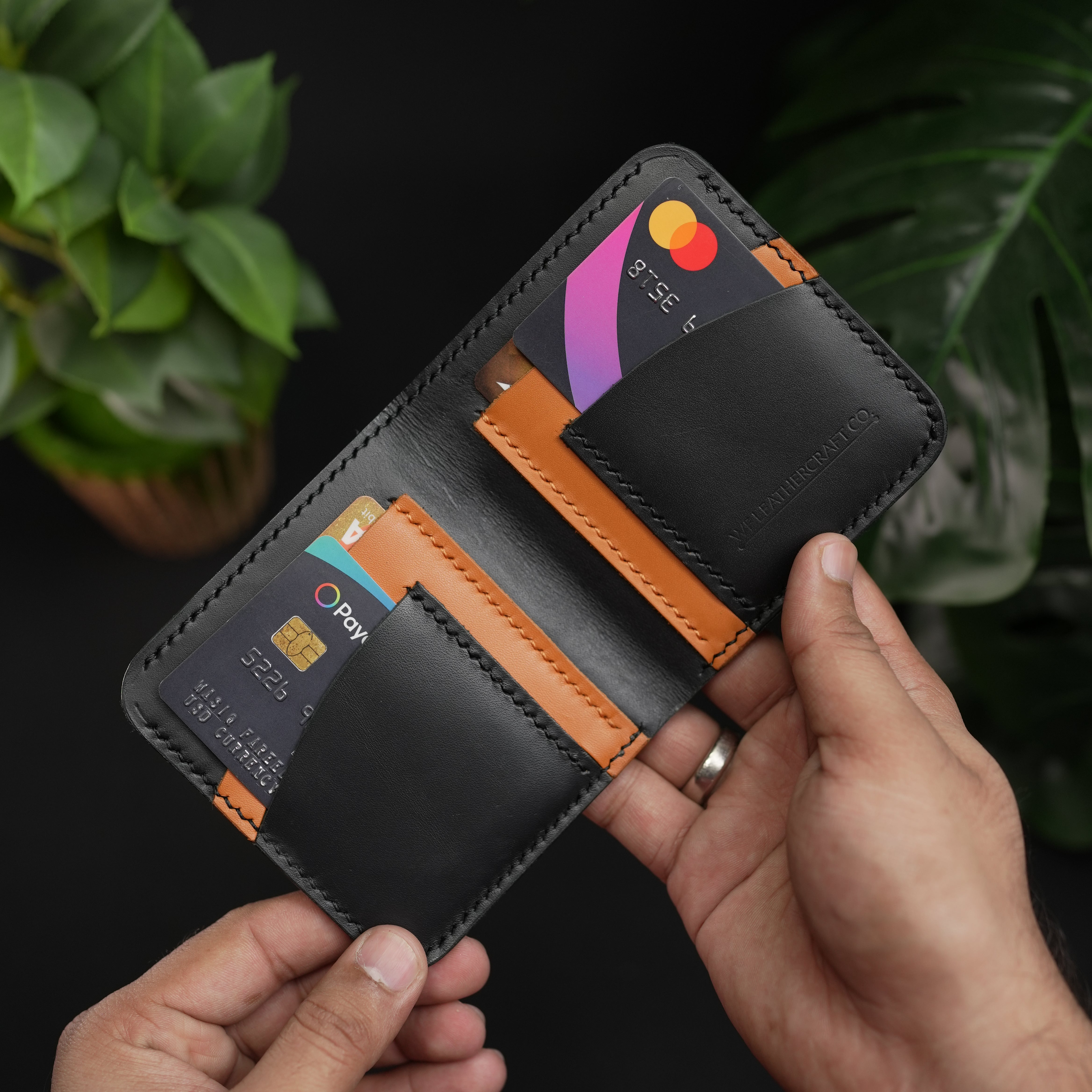 NO.86 VERTICLE BIFOLD LEATHER WALLET (OCEAN BLACK & TAN)