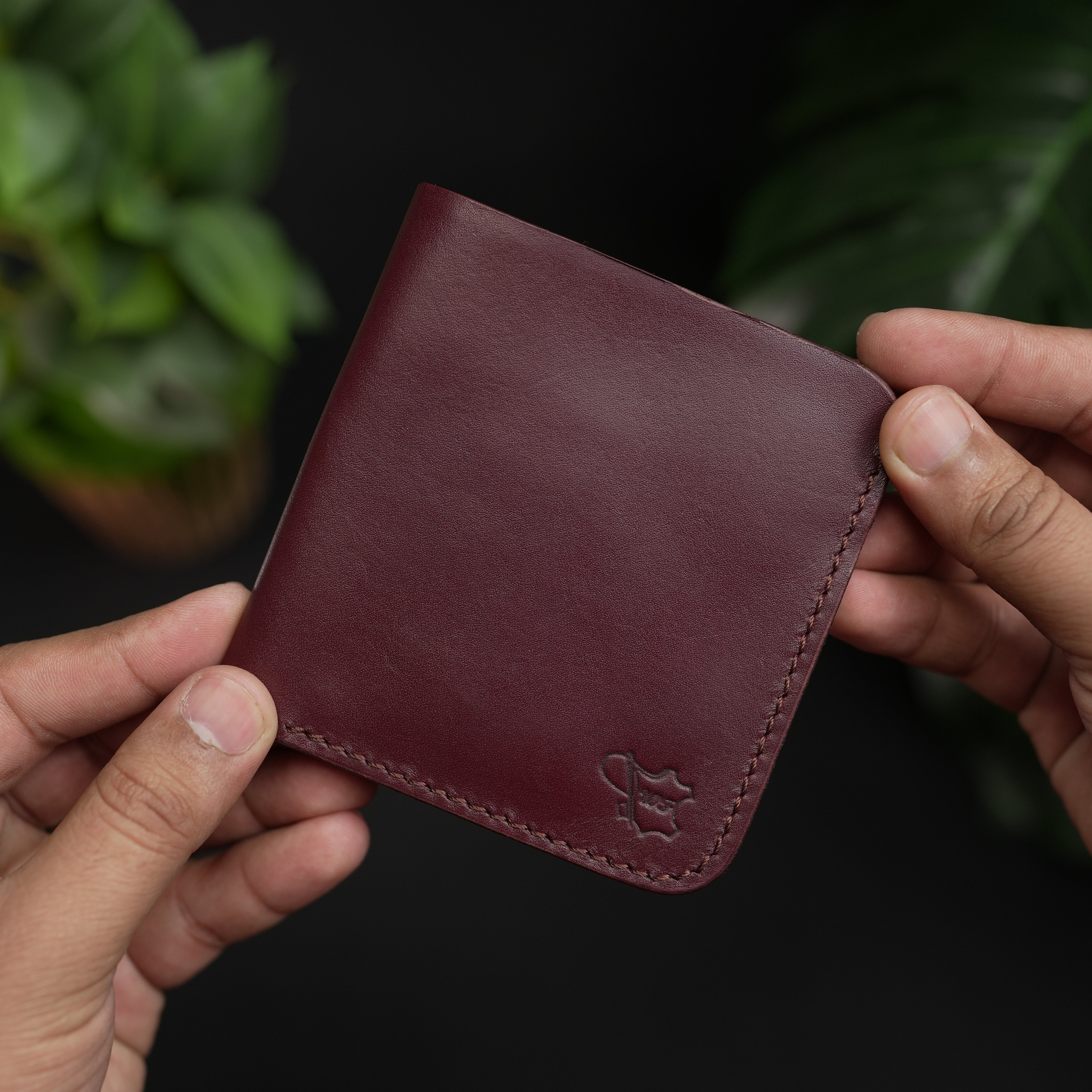 NO.86 VERTICLE BIFOLD LEATHER WALLET ( BURGANDY & OCEAN BLACK )