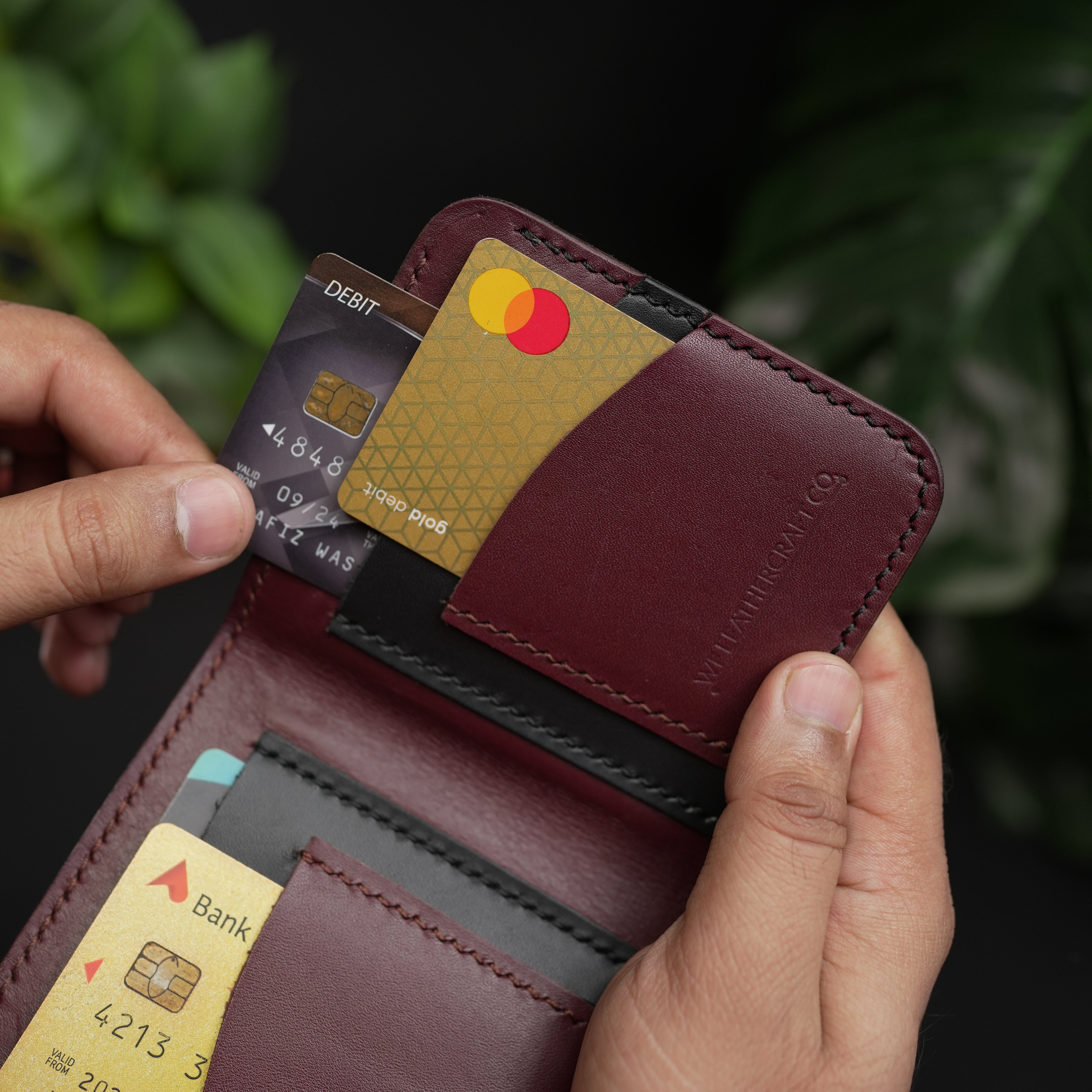 NO.86 VERTICLE BIFOLD LEATHER WALLET (OCEAN BLACK & BURGANDY)