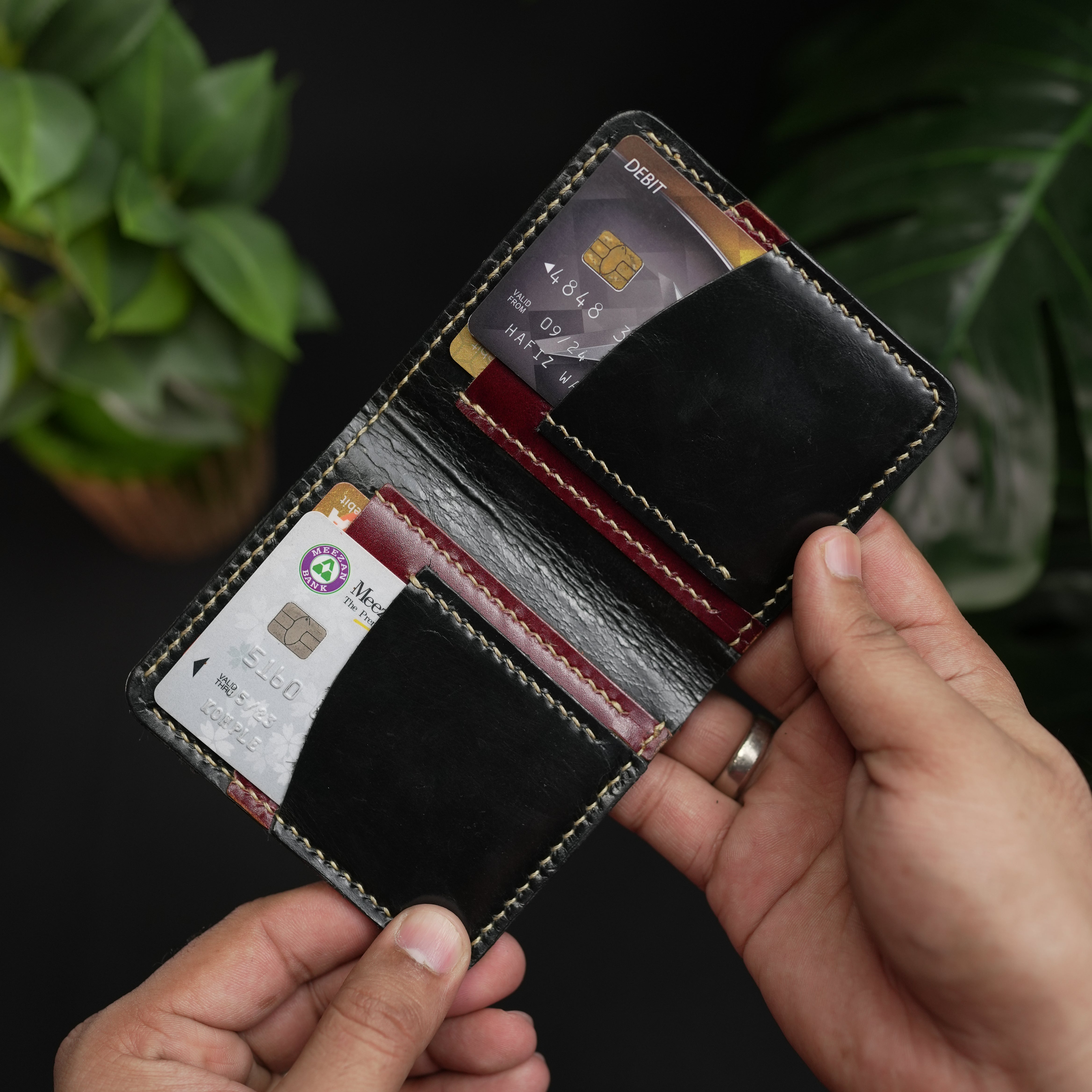 No.86 Vertical Bifold Leather Wallet in Shine Black with burgandy