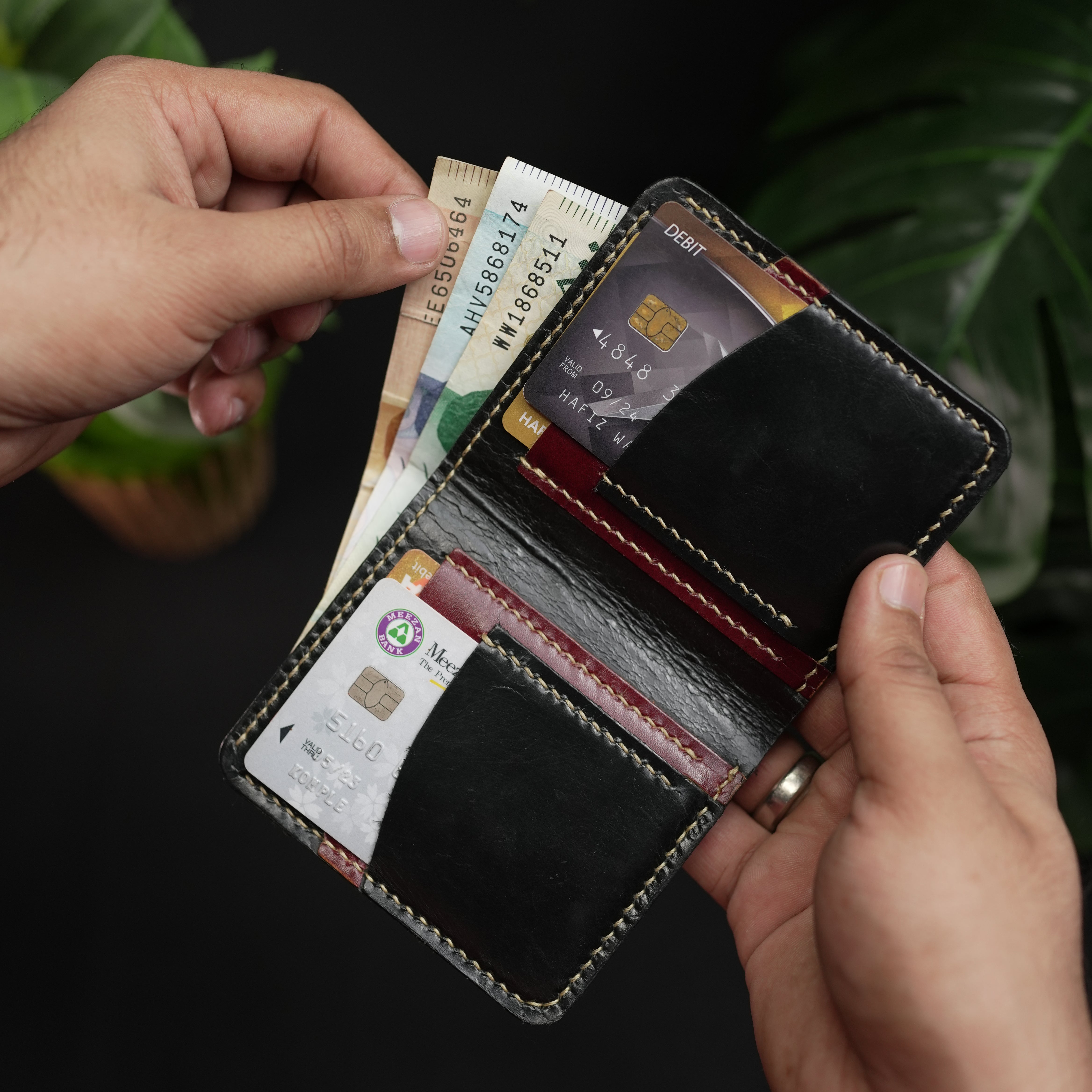 No.86 Vertical Bifold Leather Wallet in Shine Black with burgandy