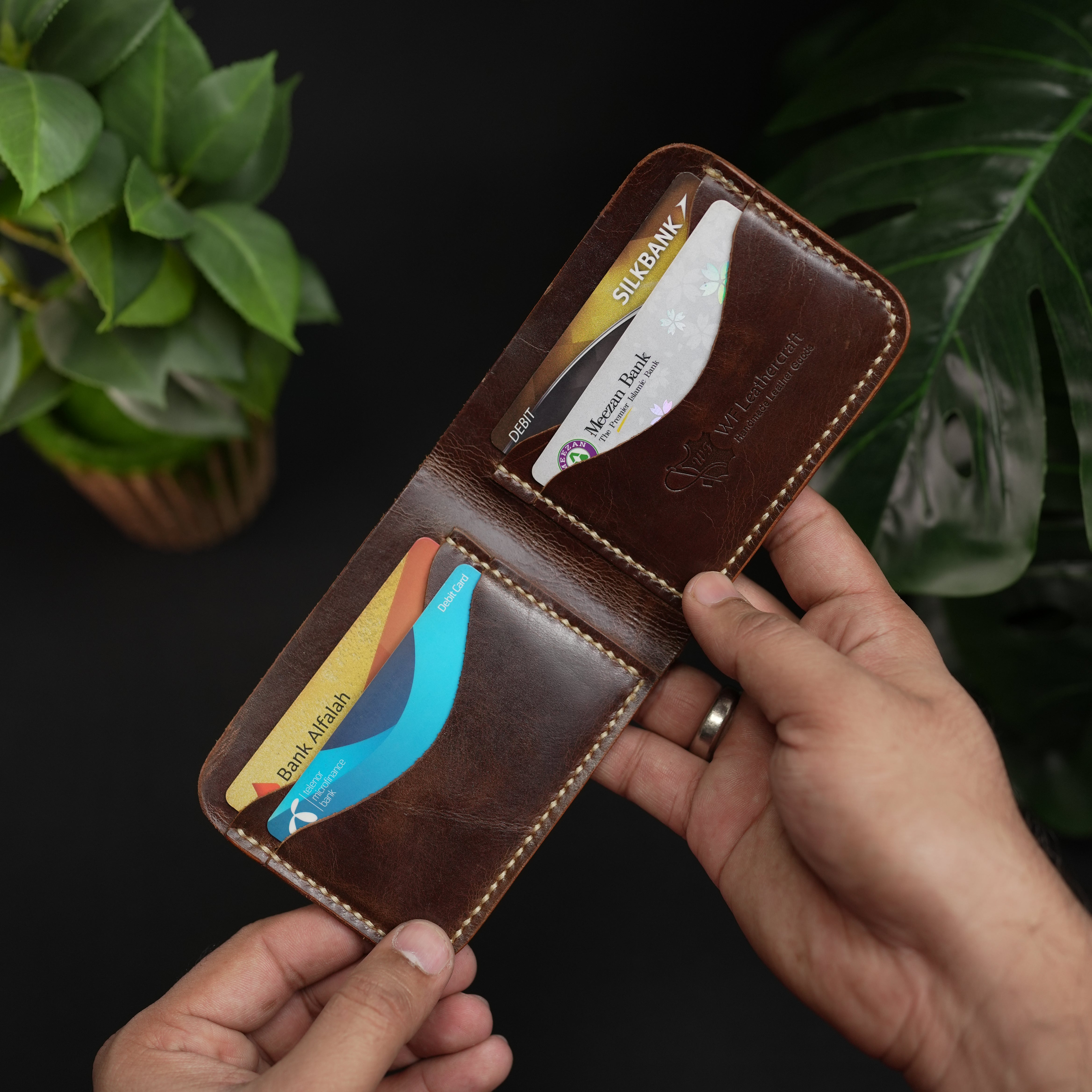 No.80 Bifold Leather Wallet Redish Brown