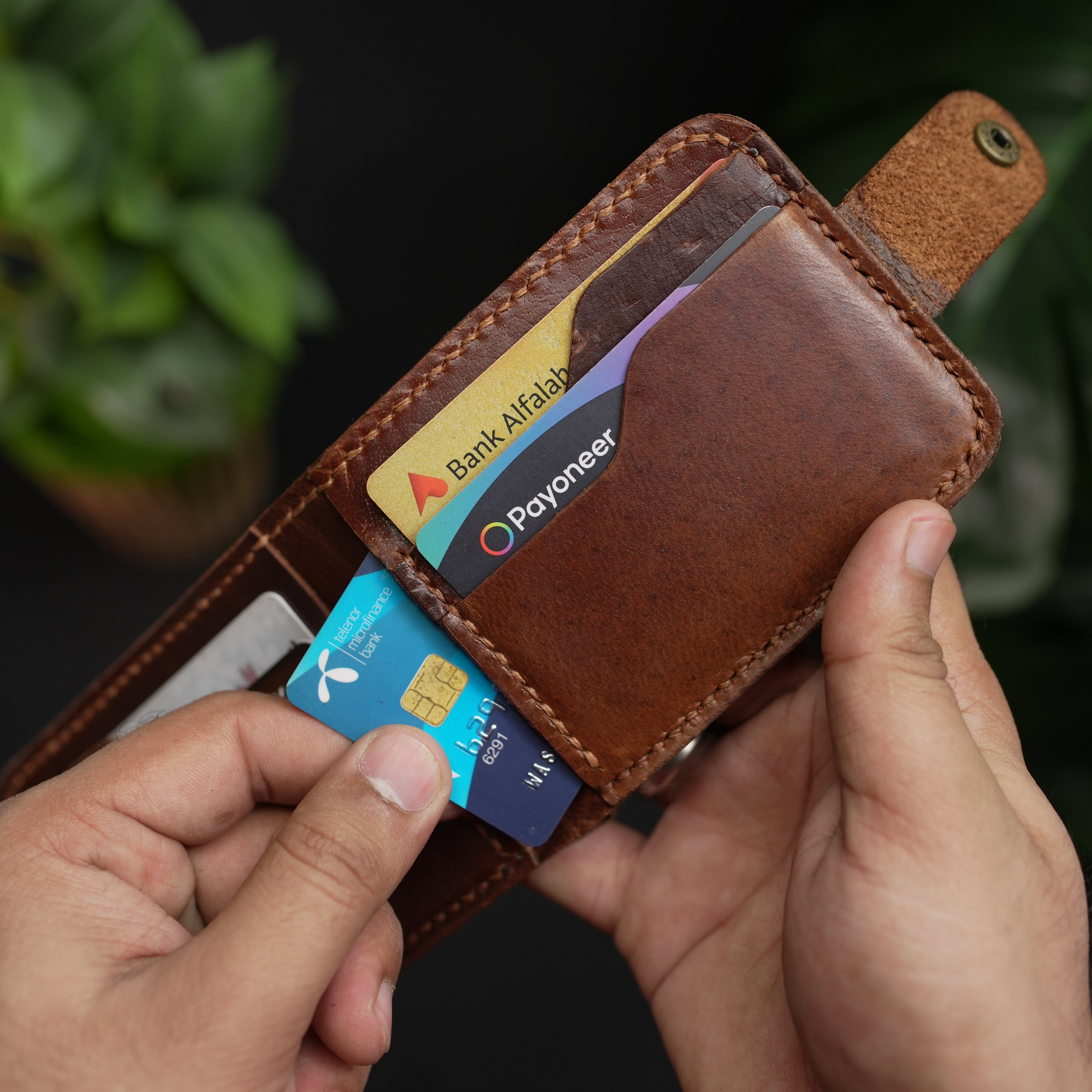 No.55 Classic Bifold Wallet Natural Brown With Button