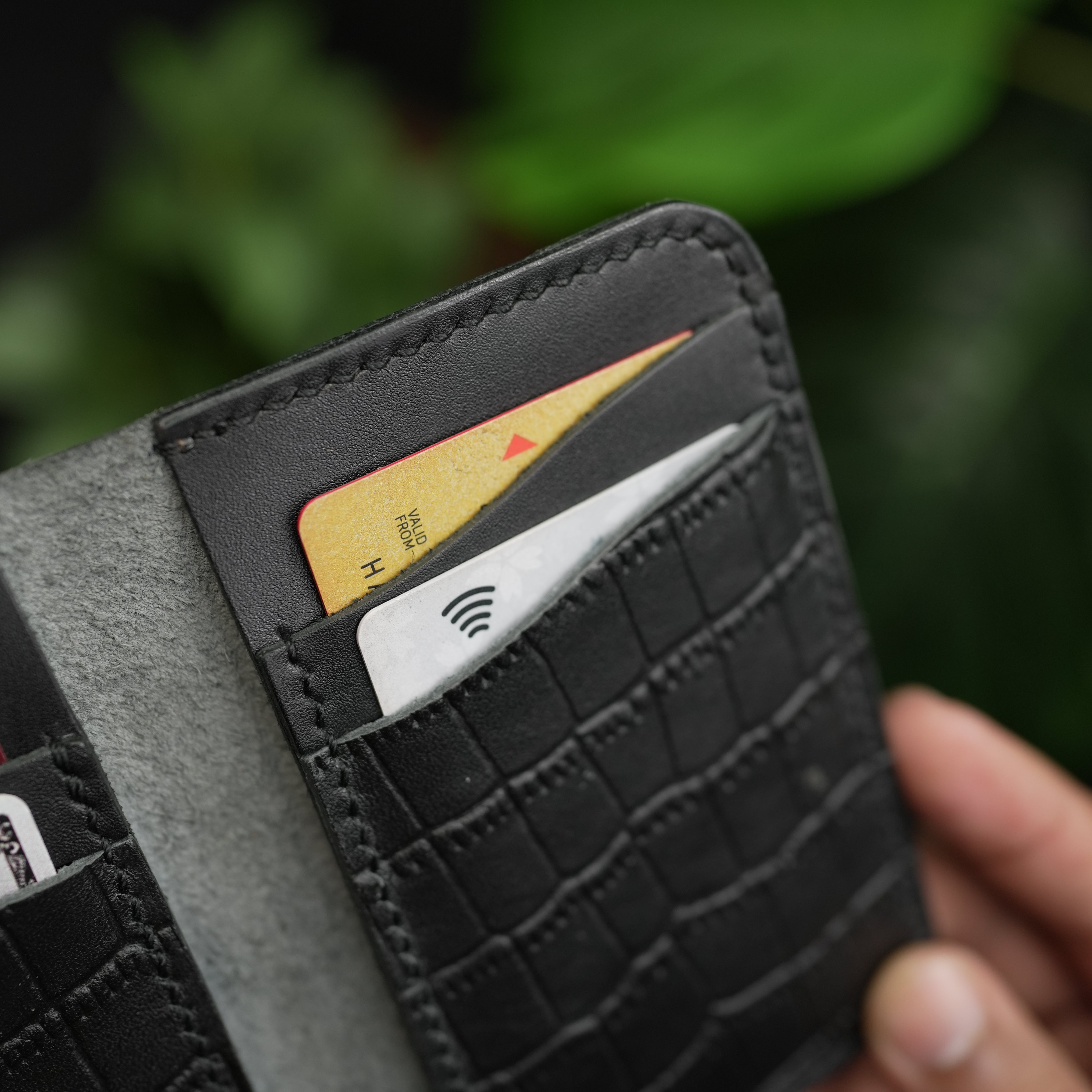 No. 79 Vertical Wallet Black crocodile