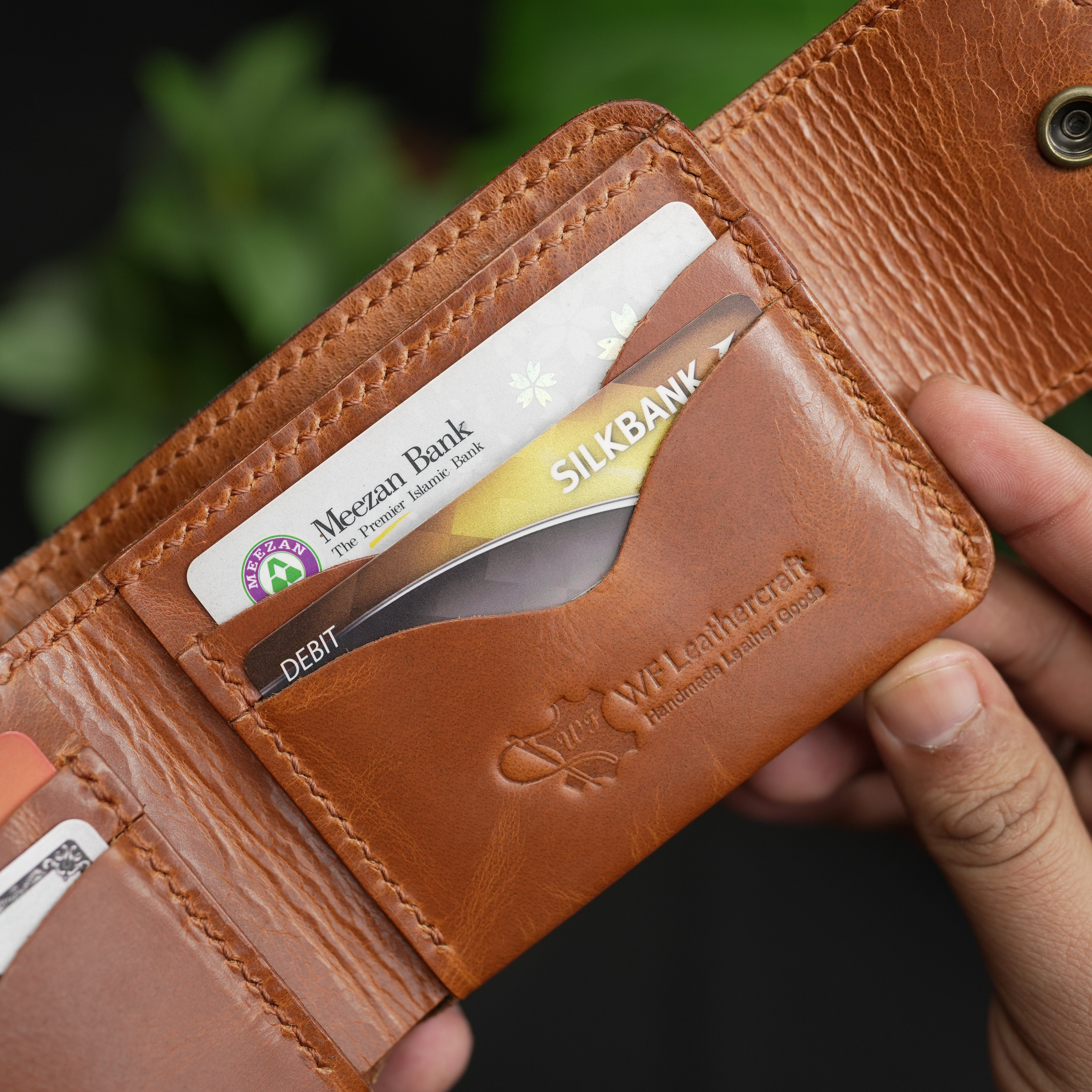 No. 81 Classic Leather Wallet With button