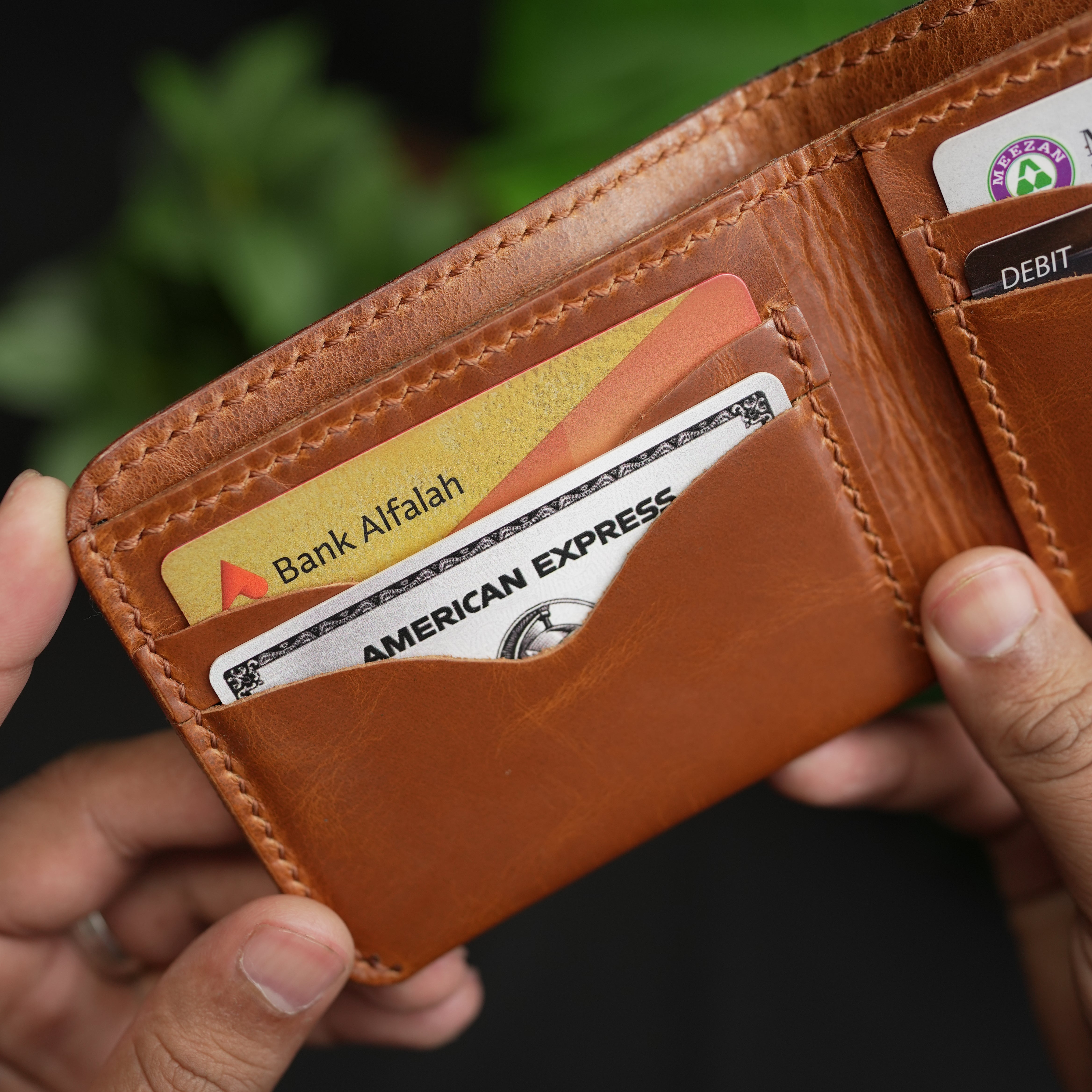 No. 81 Classic Leather Wallet With button