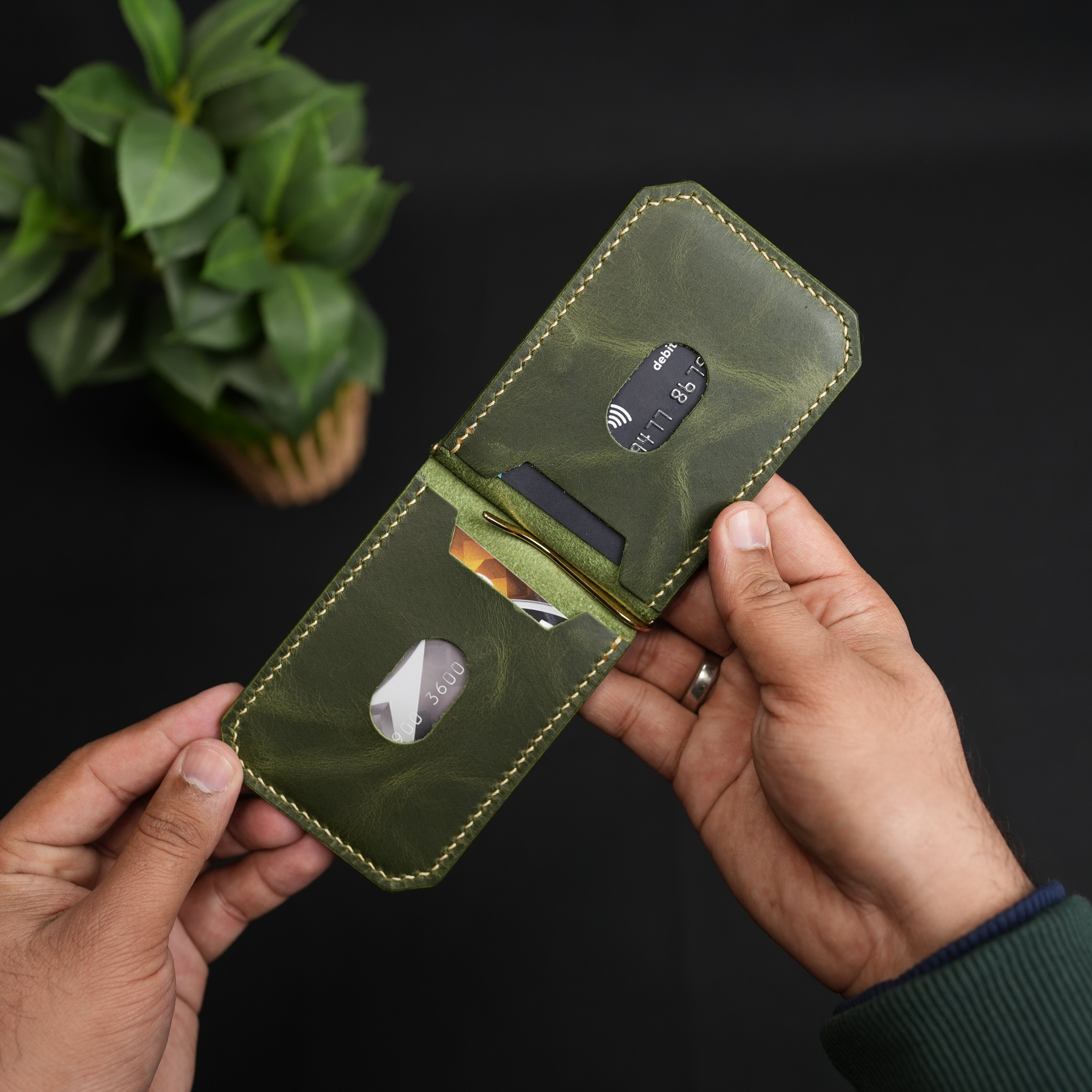 No. 121 Bifold Money Clip Leather Wallet Olive Green