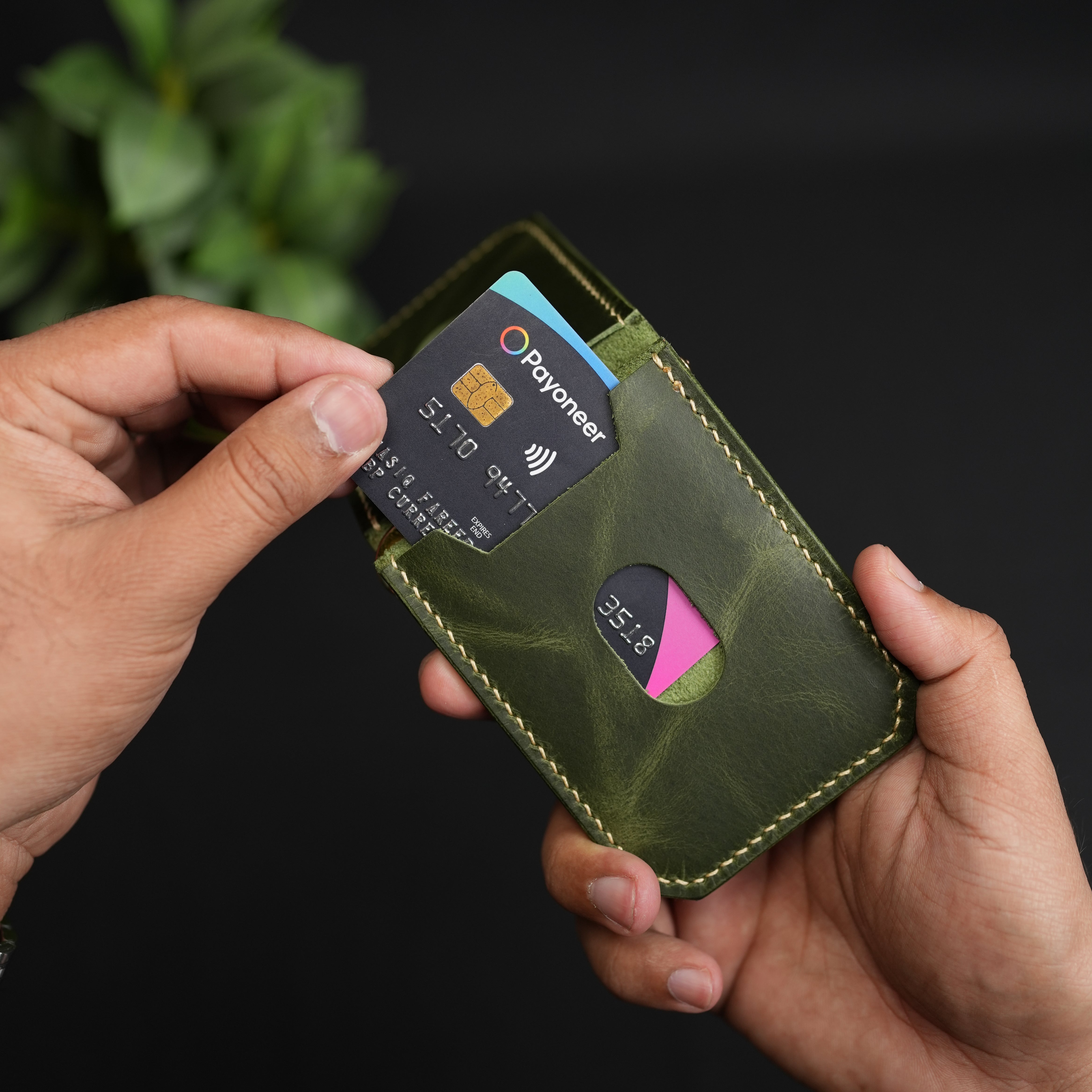 No. 121 Bifold Money Clip Leather Wallet Olive Green