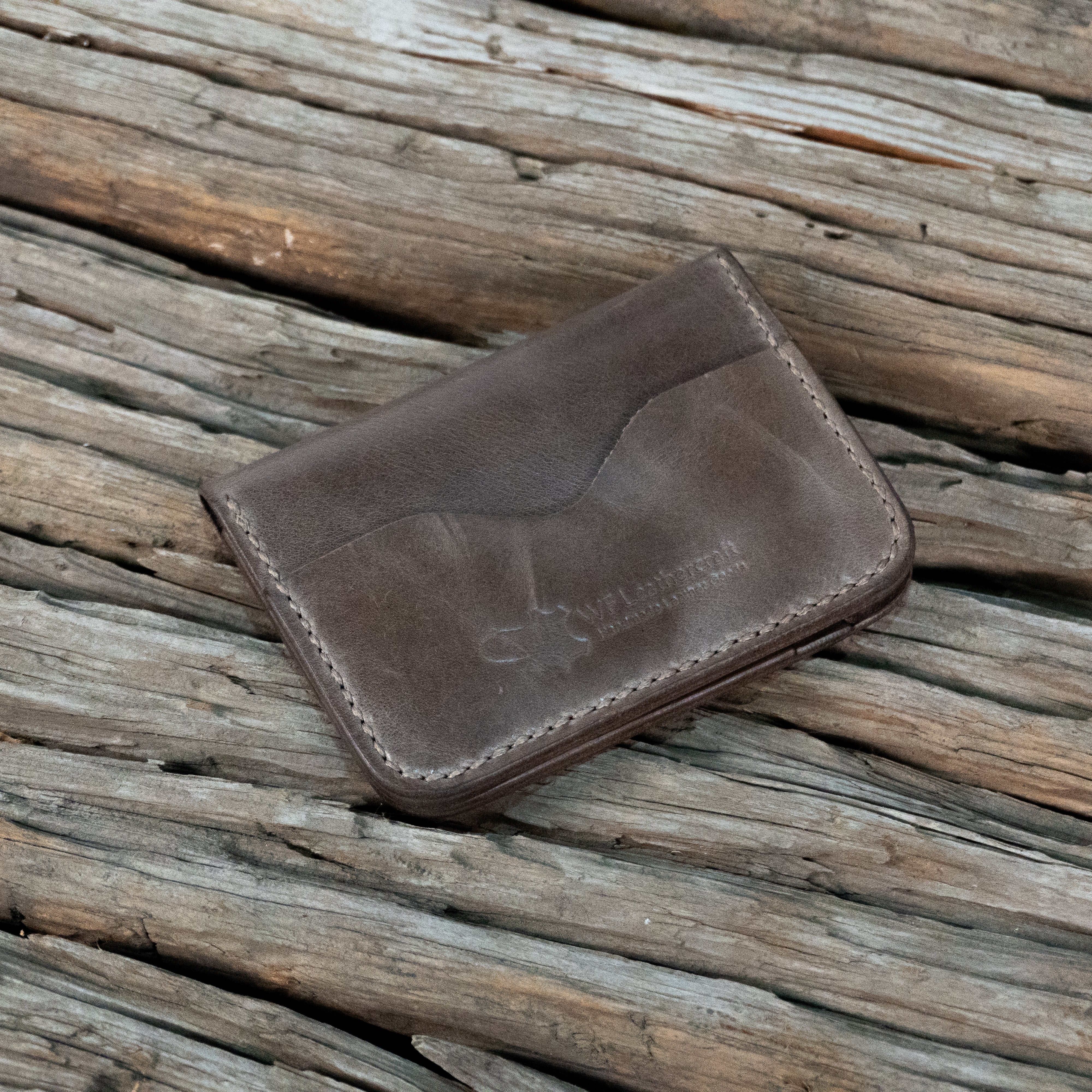 No.70 Bifold Card Wallet ( light brown color)