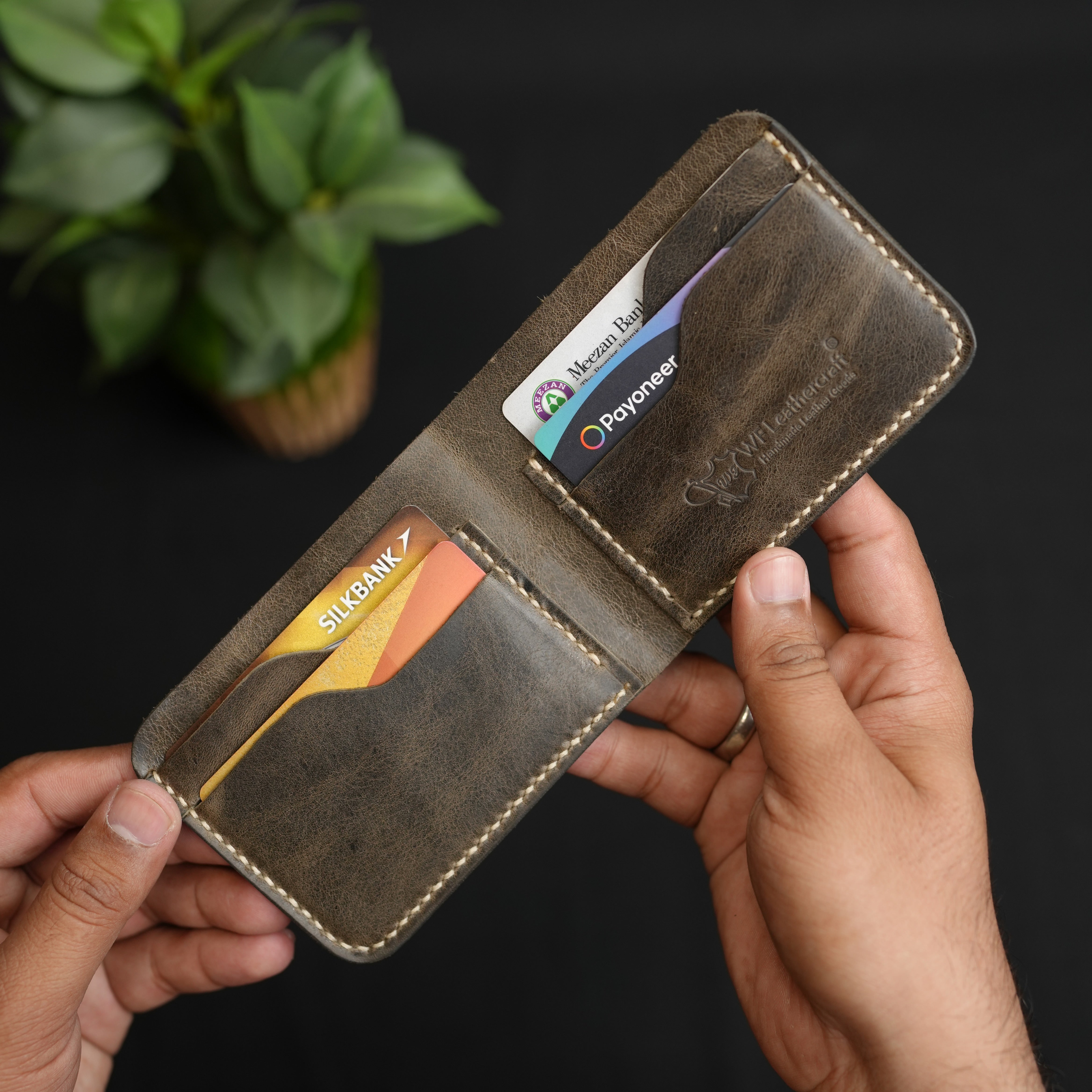 No.55 Bilfold Leather wallet Dark olive green Color