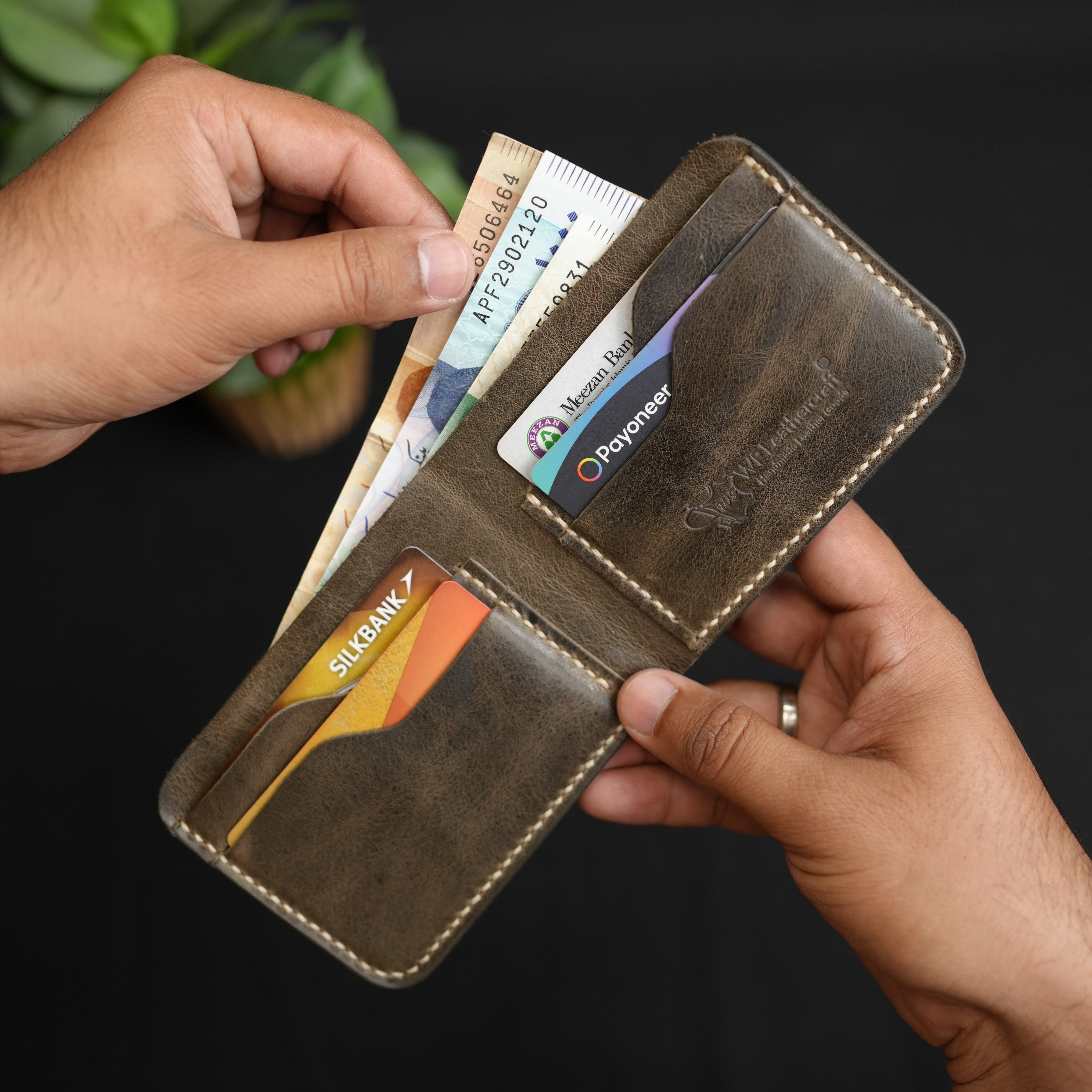 No.55 Bilfold Leather wallet Dark olive green Color