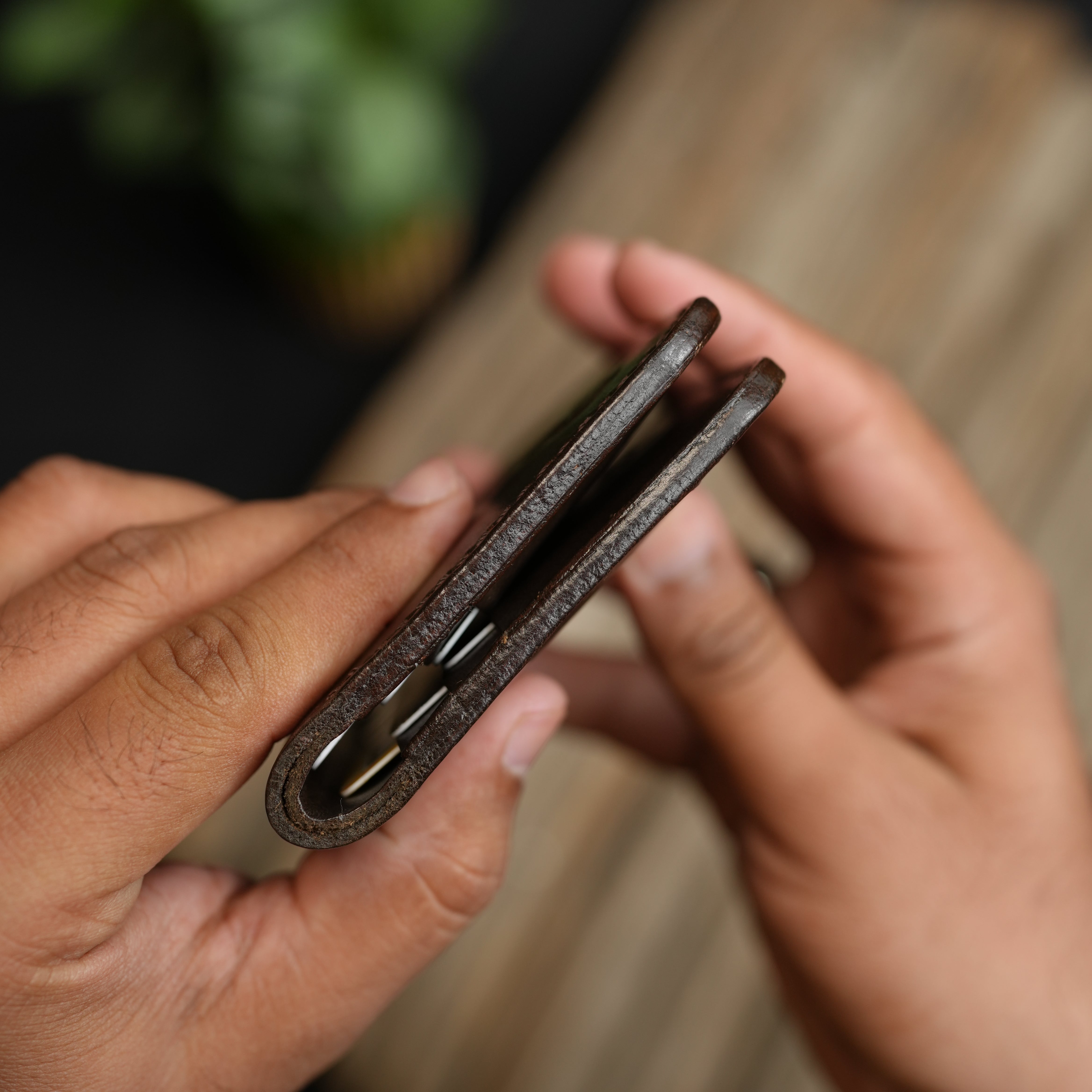 No.88 Vertical Bifold Wallet Chocolate Brown Color