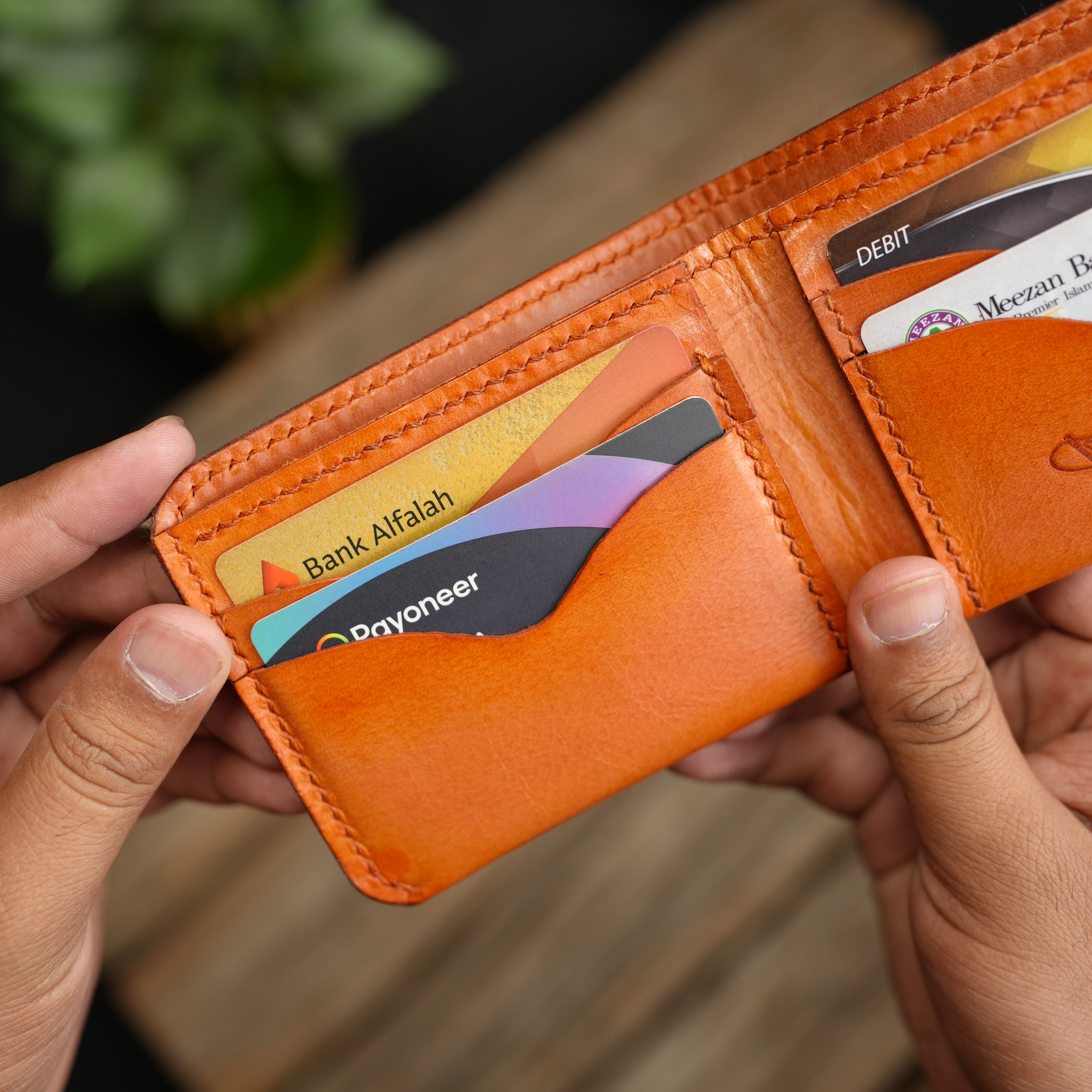 No. 81 classic full stitched bifold wallet Vintage Tan Color